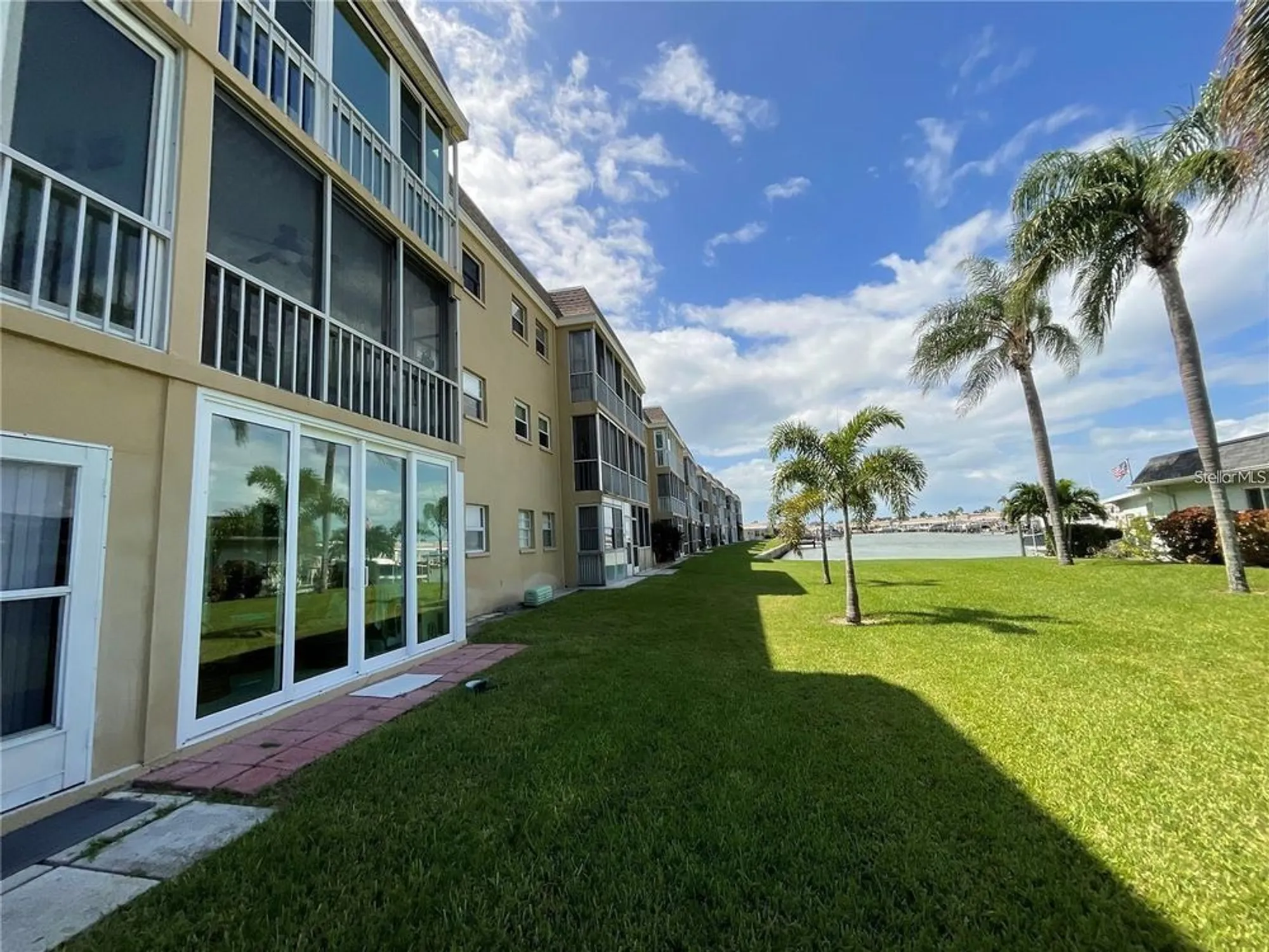 Property Slideshow image 31 of 33 | 1 boca ciega point blvd apt 213, St Petersburg, FL, 33708