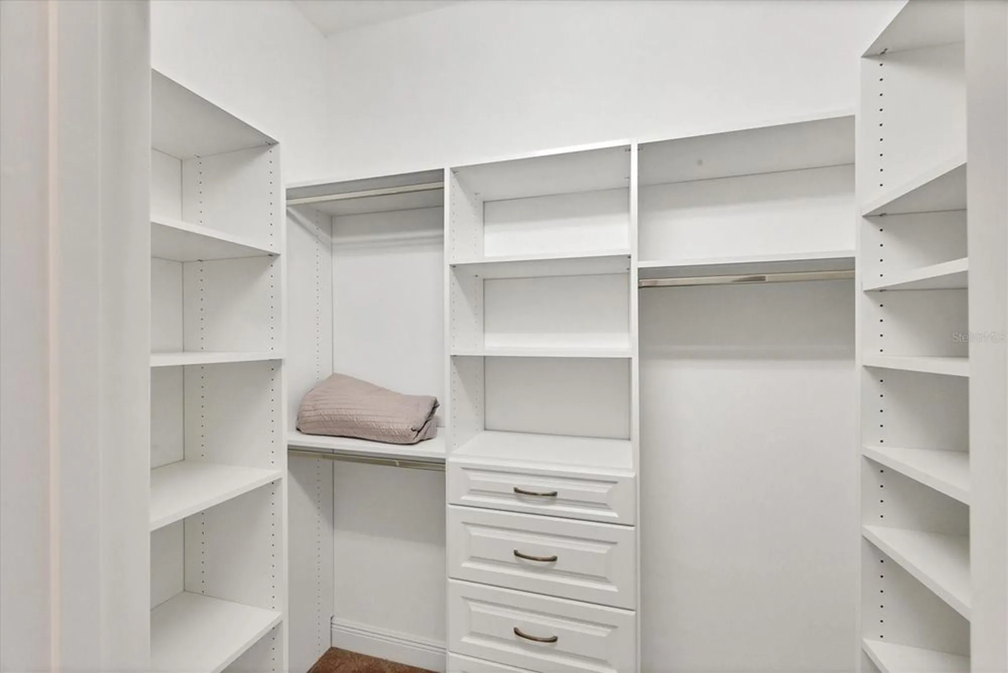 Property Slideshow image 27 of 83 | 4118 midnight blue run, Bradenton, FL, 34211