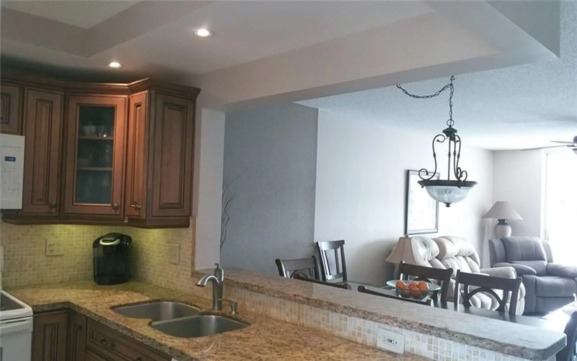 Property Slideshow image 9 of 62 | 206 se 10th st 406, Dania Beach, FL, 33004