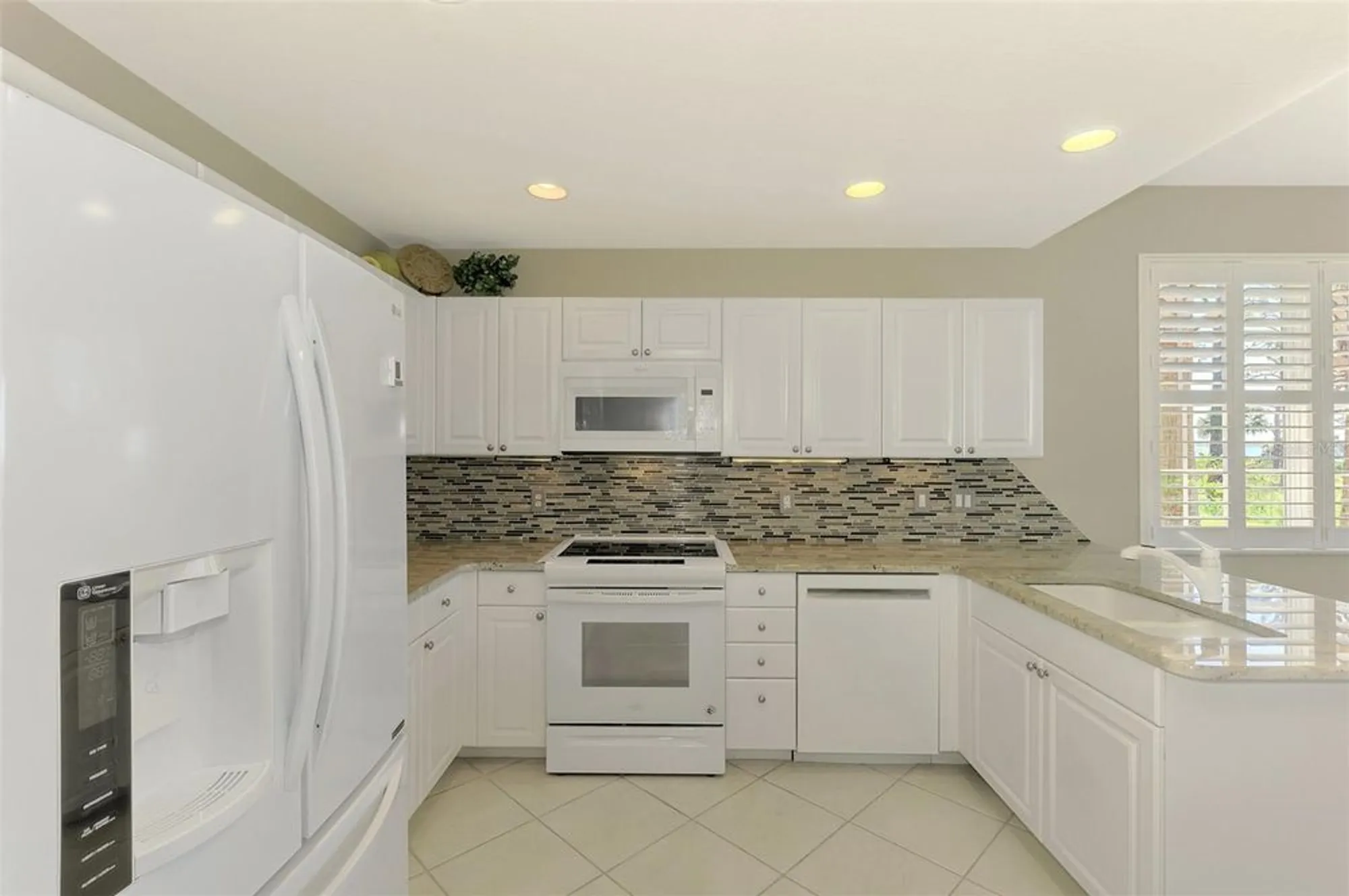 Property Slideshow image 18 of 82 | 4692 club dr # 101, Port Charlotte, FL, 33953