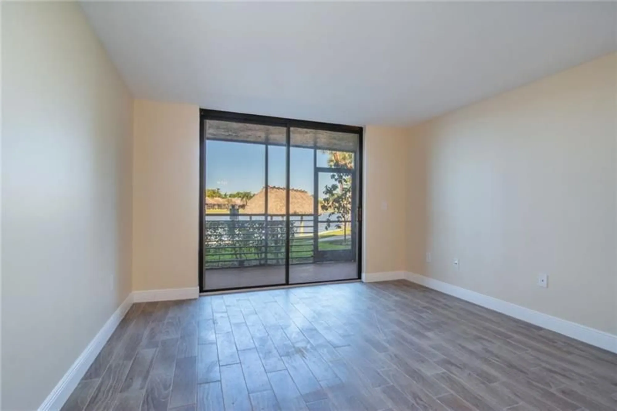 Property Slideshow image 13 of 31 | 1100 colony point cir apt 105, Pembroke Pines, FL, 33026