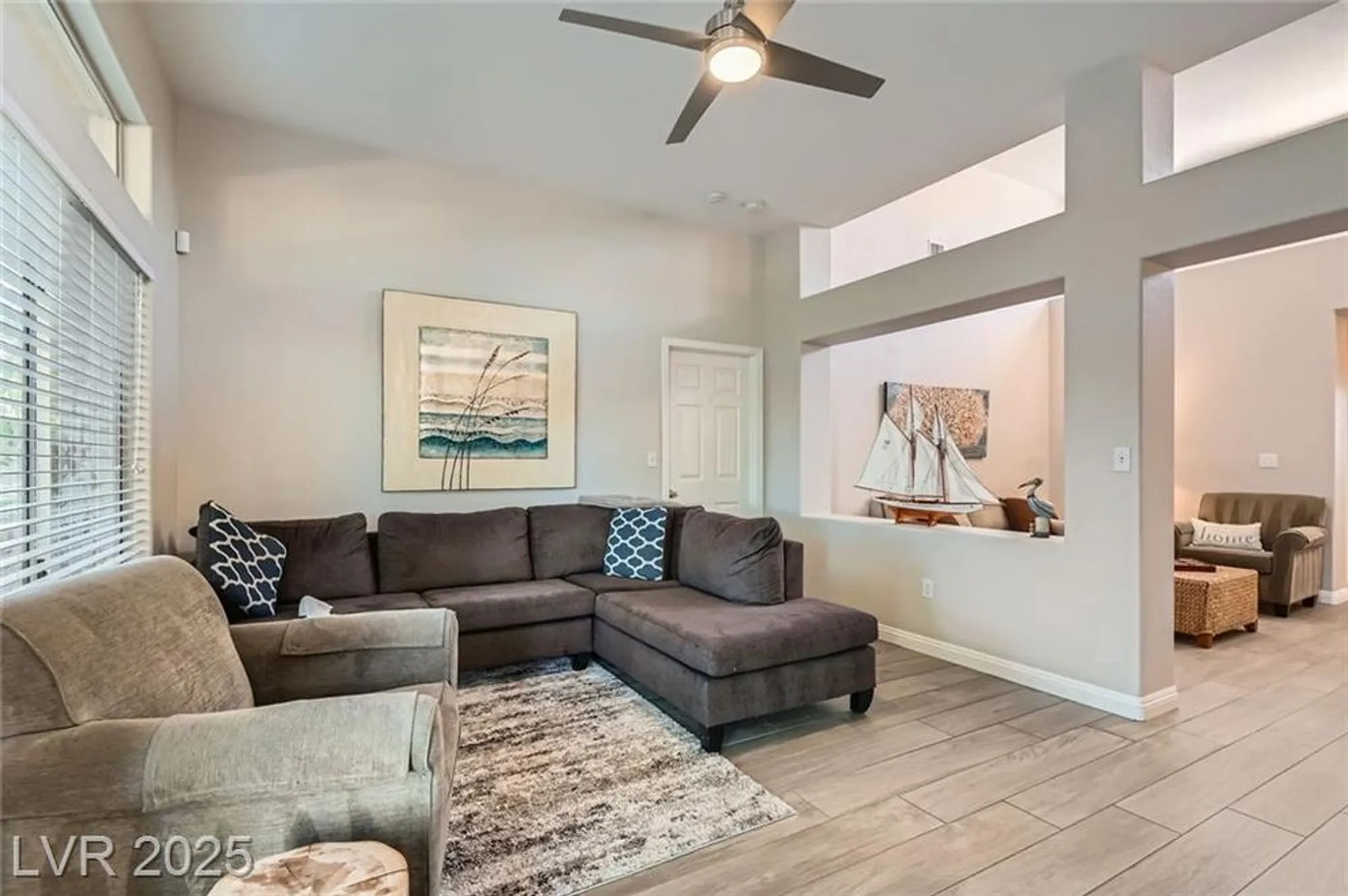 Property Slideshow image 12 of 36 | 10309 broom hill dr, Las Vegas, NV, 89134