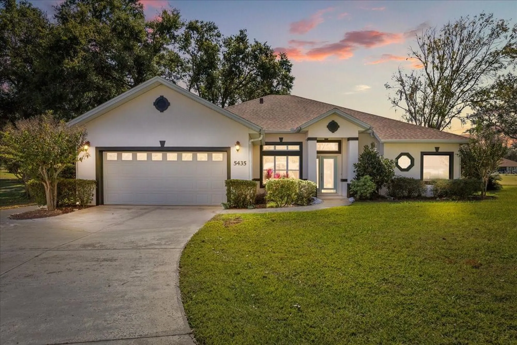 Property Slideshow image 1 of 52 | 5435 grove mnr, Lady Lake, FL, 32159