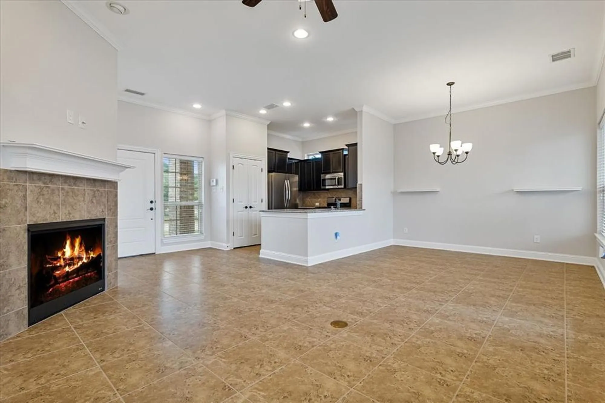 Property Slideshow image 8 of 28 | 3701 creek view dr, Mckinney, TX, 75071