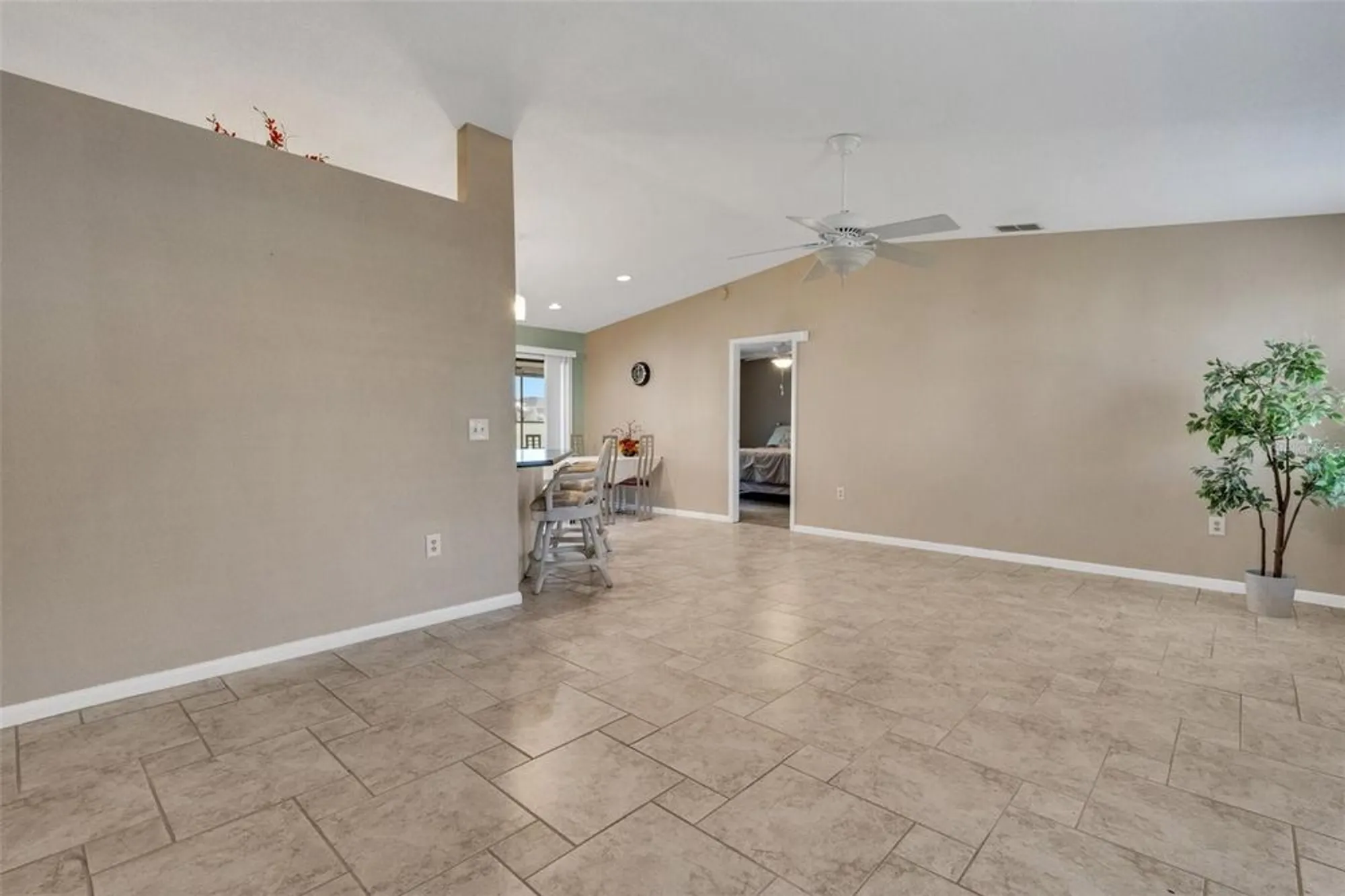 Property Slideshow image 3 of 26 | 3173 sand trap ct, Lakeland, FL, 33810