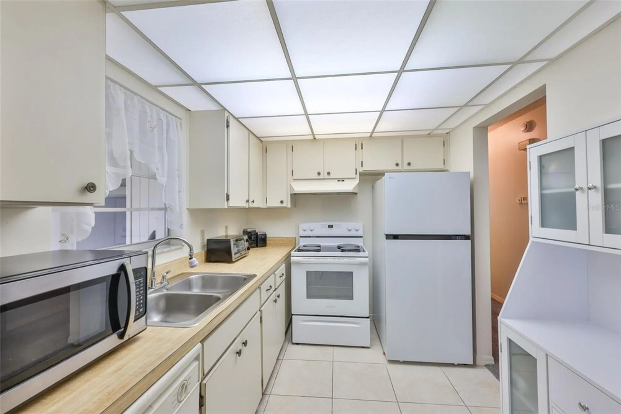 Property Slideshow image 3 of 55 | 401 feltham trl a, Sun City Center, FL, 33573