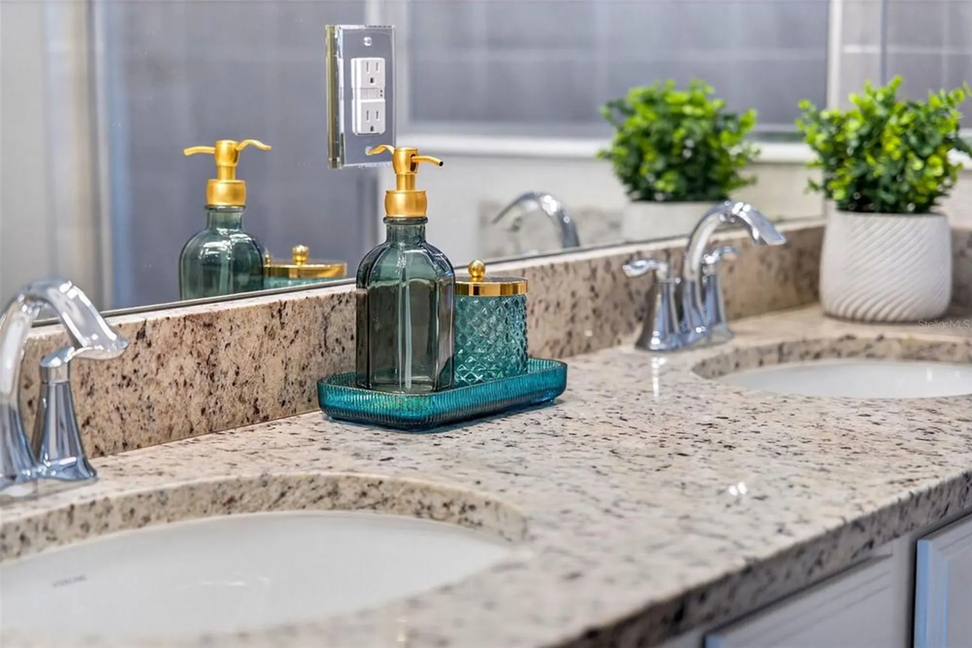 Property Slideshow image 33 of 86 | 10185 colubrina dr, Venice, FL, 34293