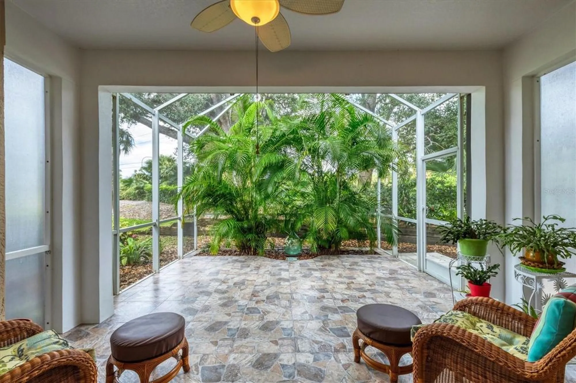 Property Slideshow image 22 of 44 | 914 barclay ct, Venice, FL, 34293