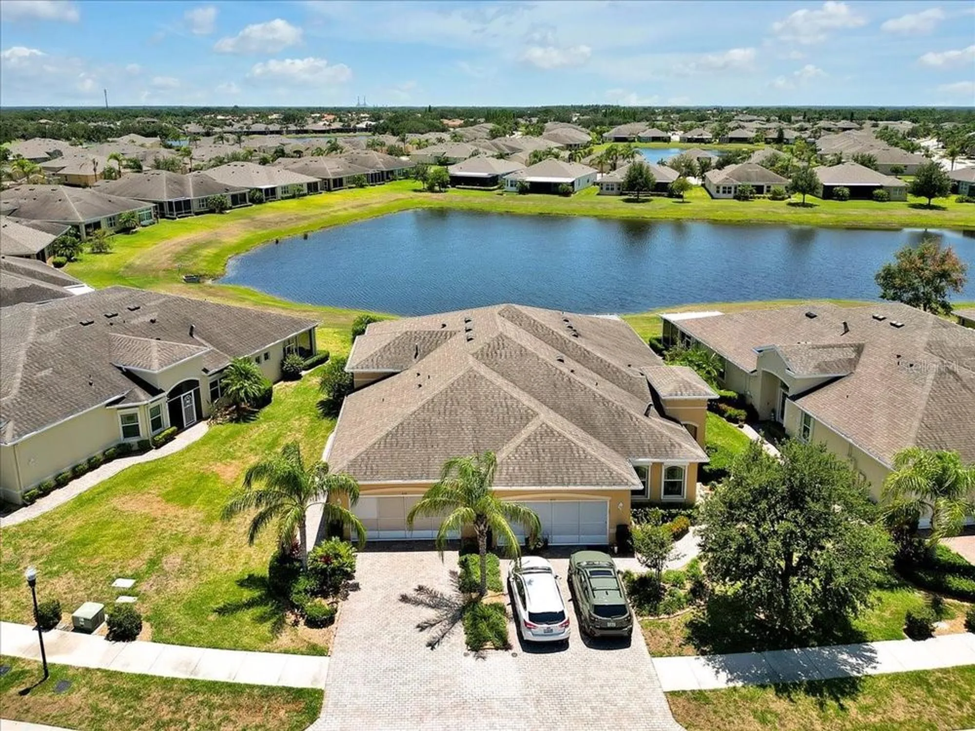 Property Slideshow image 44 of 52 | 635 chipper dr, Sun City Center, FL, 33573