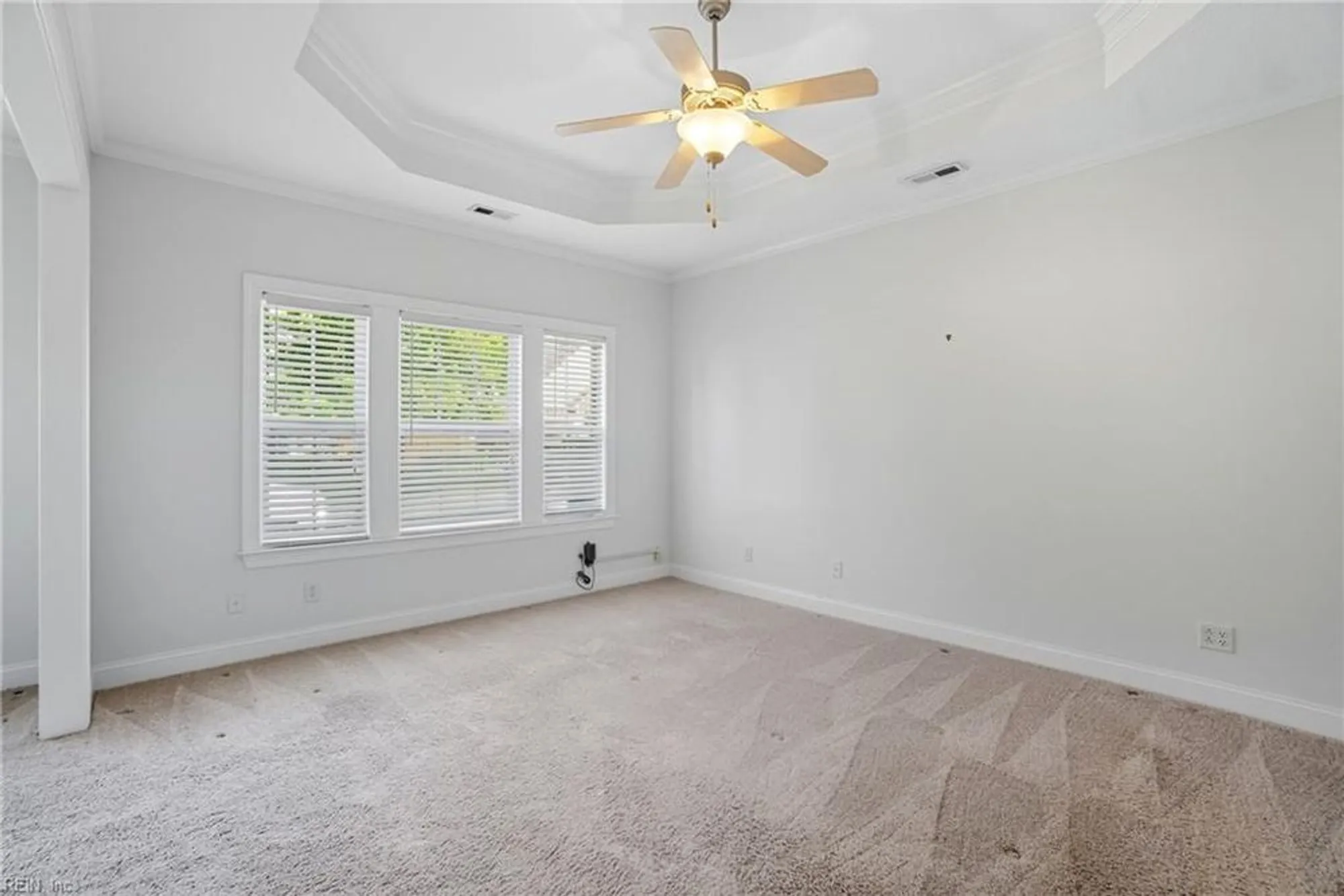 Property Slideshow image 14 of 34 | 1439 thistlewood ln, Chesapeake, VA, 23320