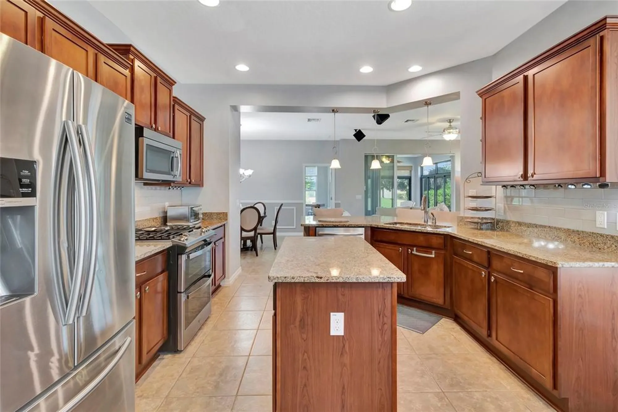 Property Slideshow image 14 of 51 | 109 falling acorn ave, Groveland, FL, 34736