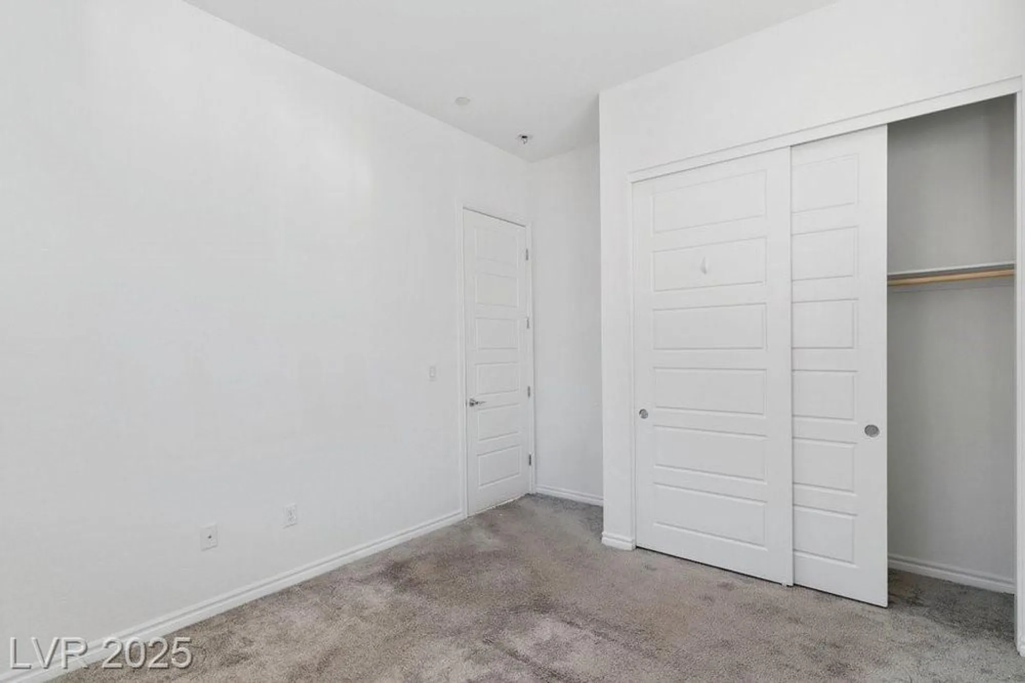 Property Slideshow image 21 of 36 | 925 allister fields ln, Las Vegas, NV, 89138