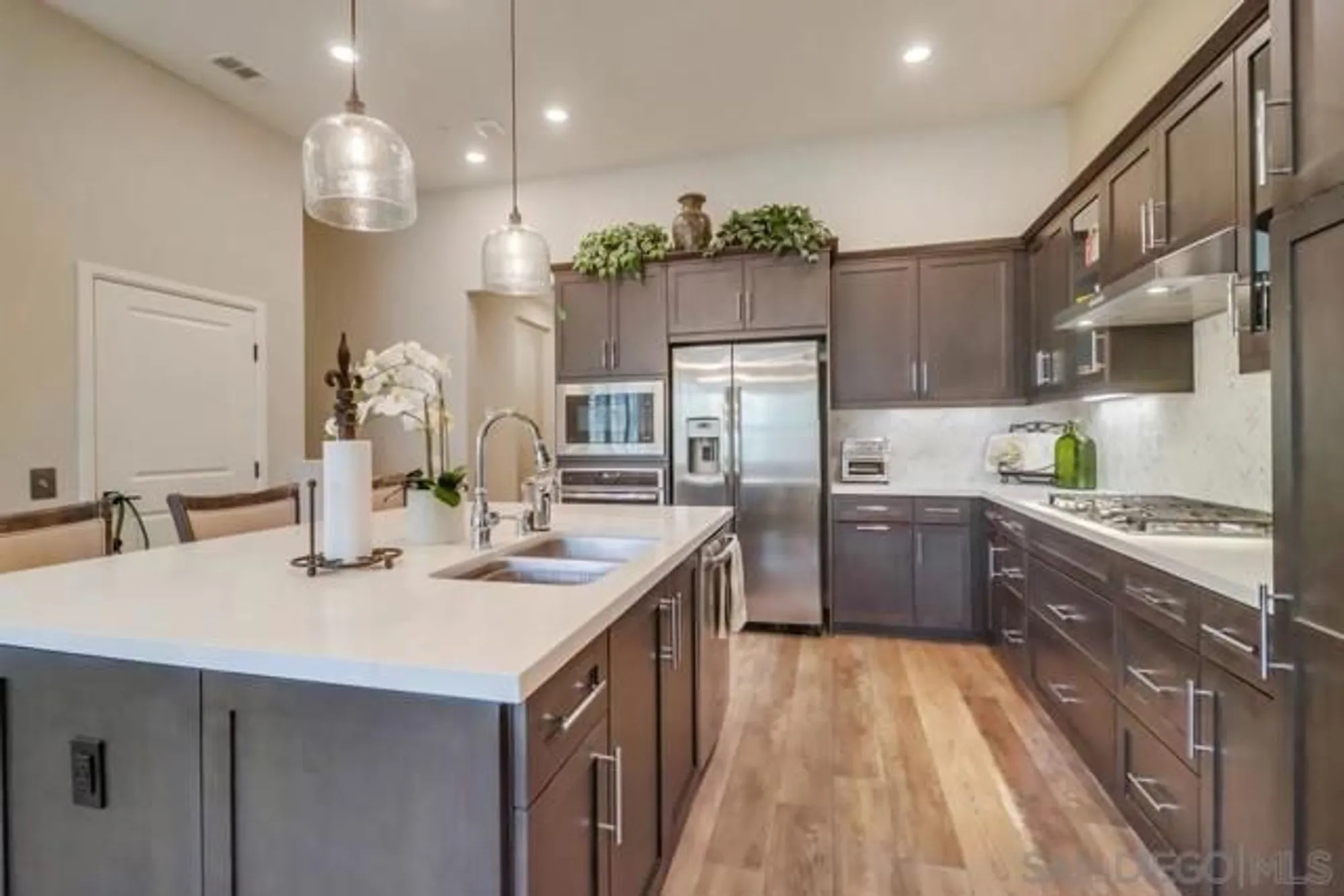 Property Slideshow image 7 of 40 | 16750 coyote bush dr unit 31, San Diego, CA, 92127