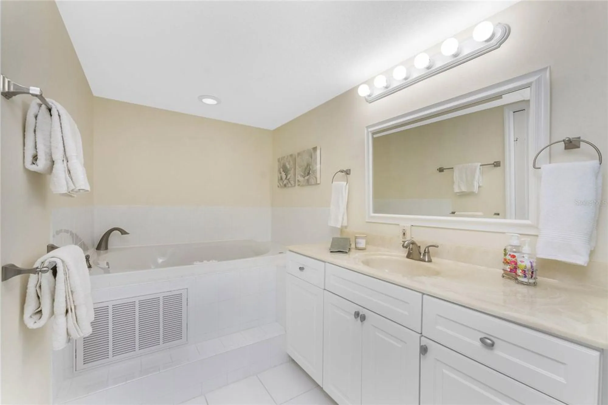 Property Slideshow image 30 of 42 | 3021 matecumbe key rd apt 4, Punta Gorda, FL, 33955