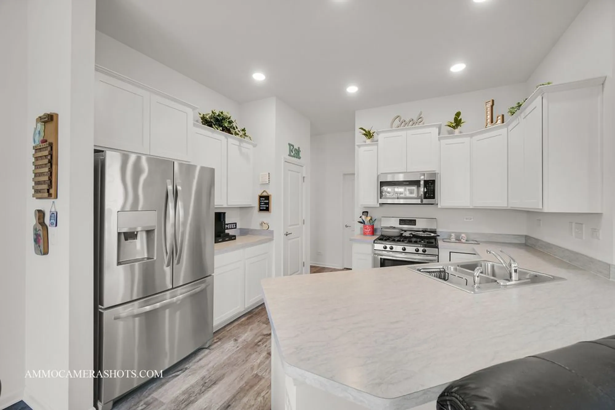 Property Slideshow image 10 of 29 | 1108 crestview ln # 1354, Pingree Grove, IL, 60140