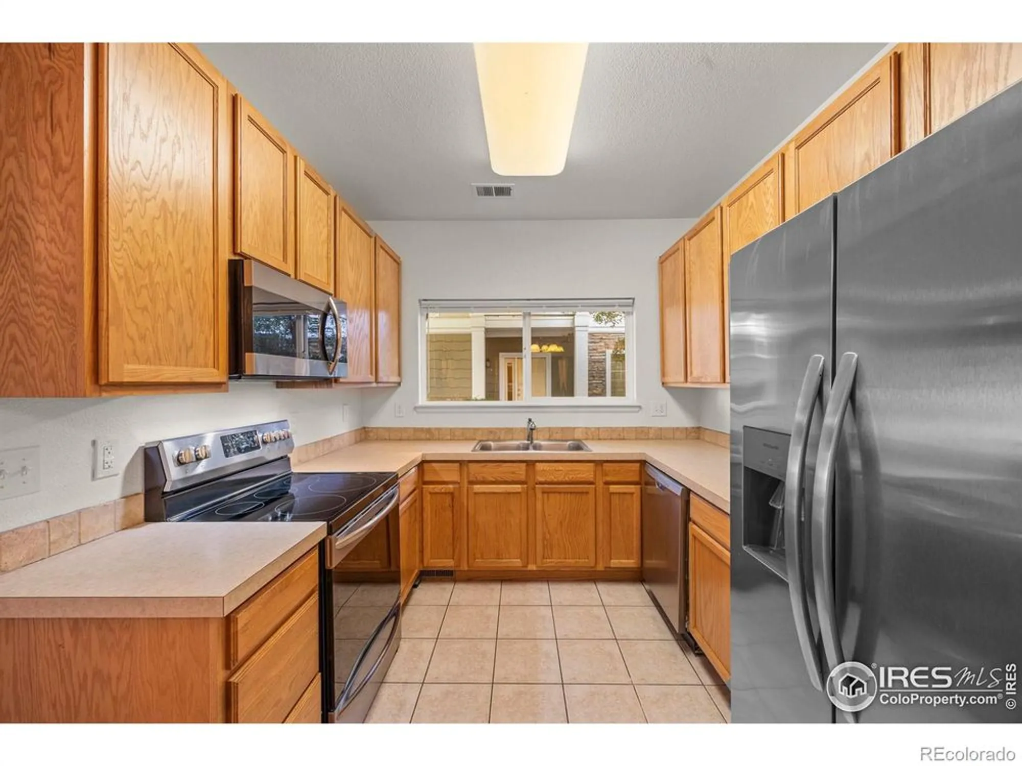 Property Slideshow image 14 of 24 | 4725 hahns peak dr 101, Loveland, CO, 80538