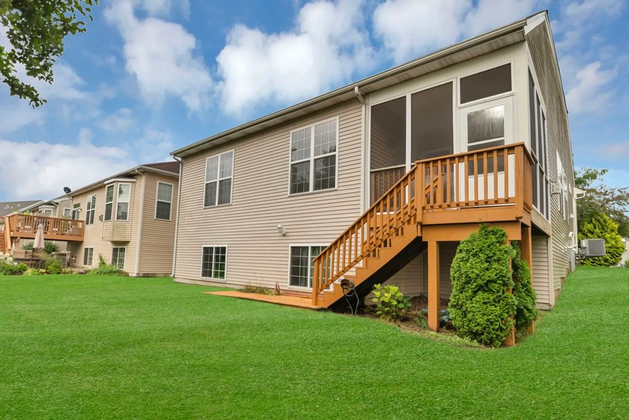 Property Slideshow image 39 of 43 | 3848 valhalla dr, Elgin, IL, 60124