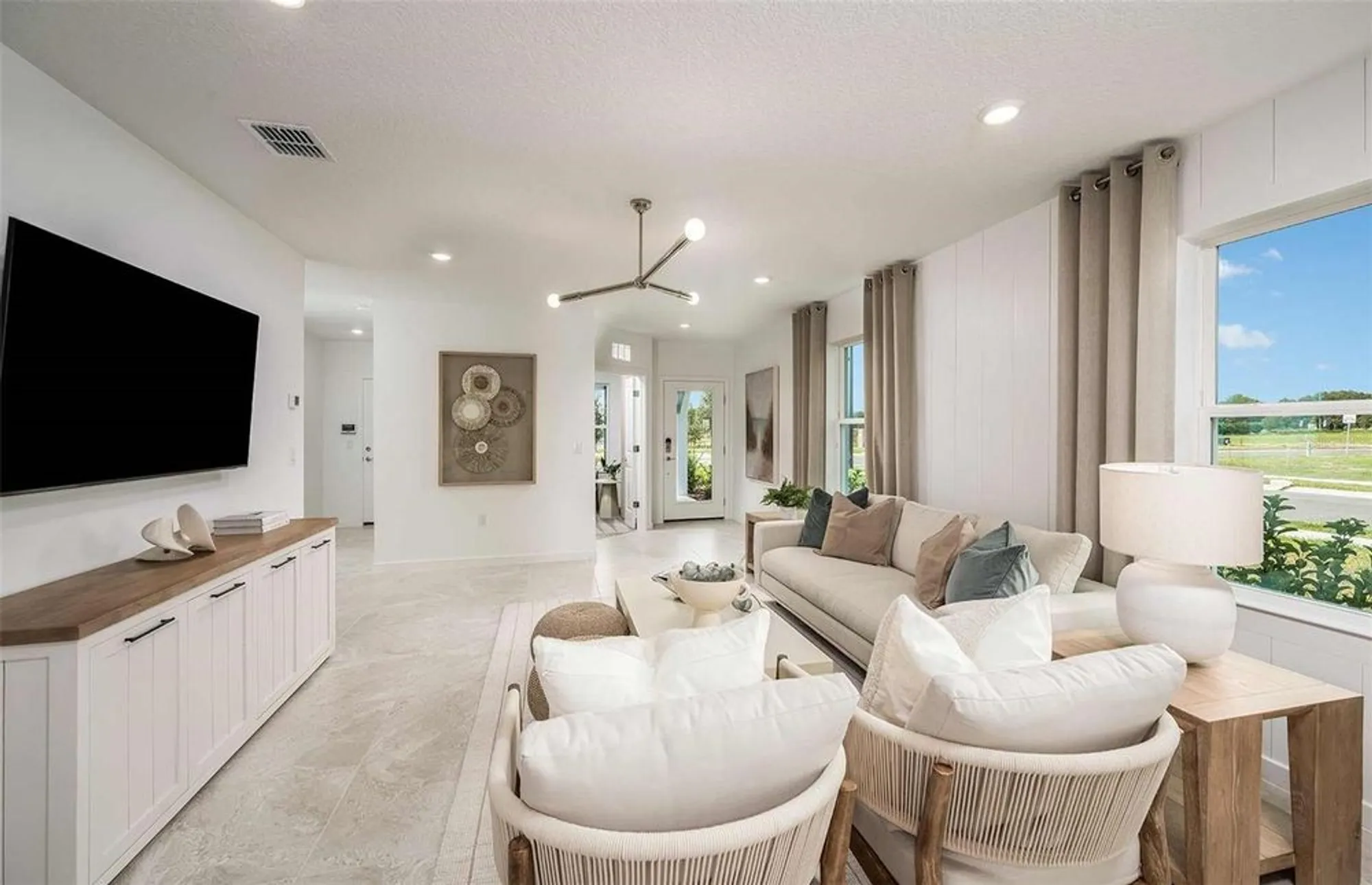 Property Slideshow image 5 of 26 | 14708 sunlit cir, Parrish, FL, 34219