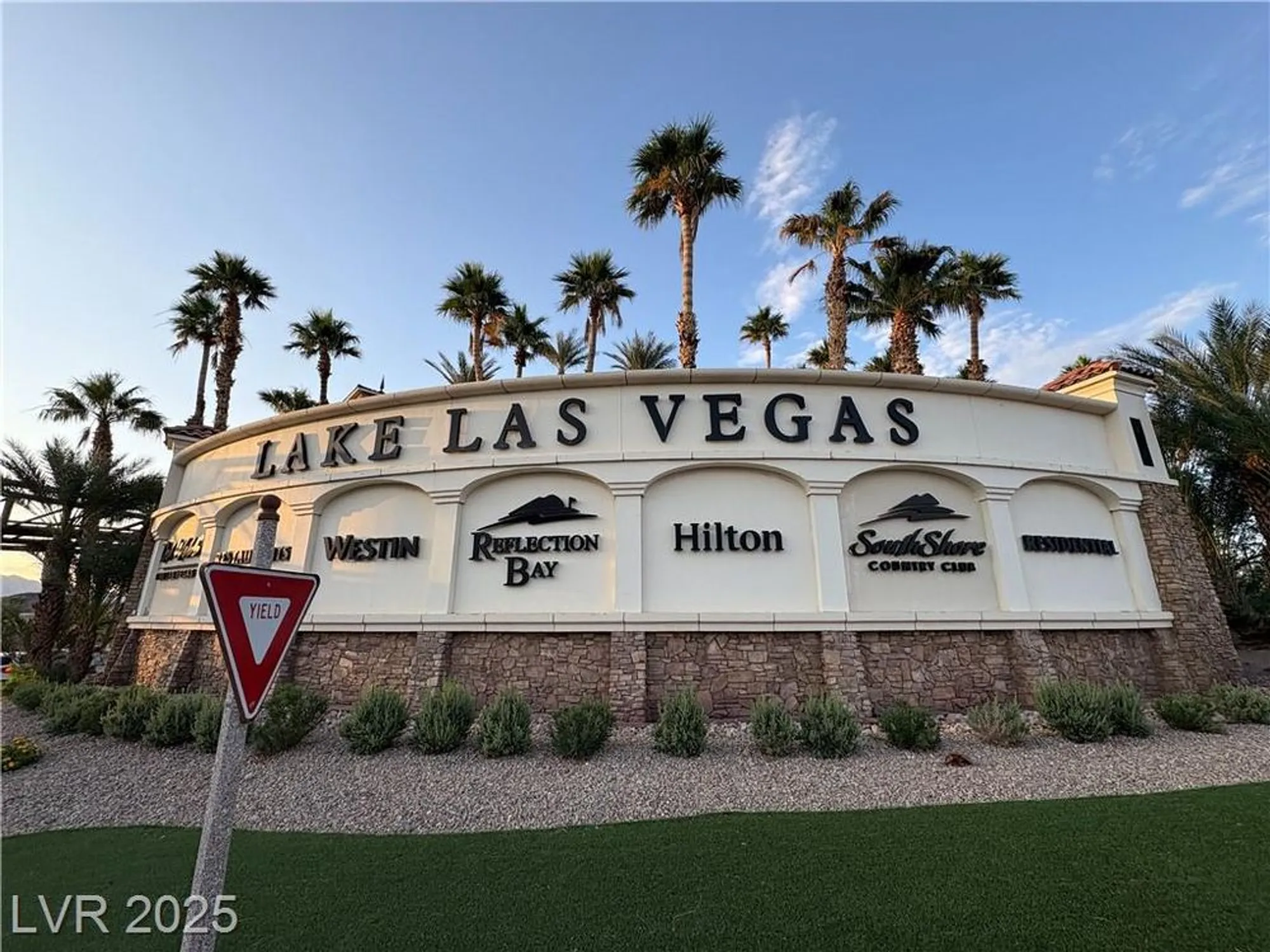 Property Slideshow image 35 of 49 | 80 cathedral wash pl, Henderson, NV, 89011