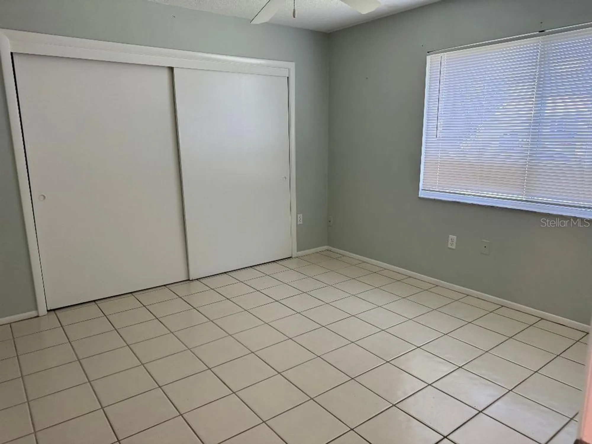 Property Slideshow image 13 of 26 | 5531 riverbluff cir # v9, Sarasota, FL, 34231