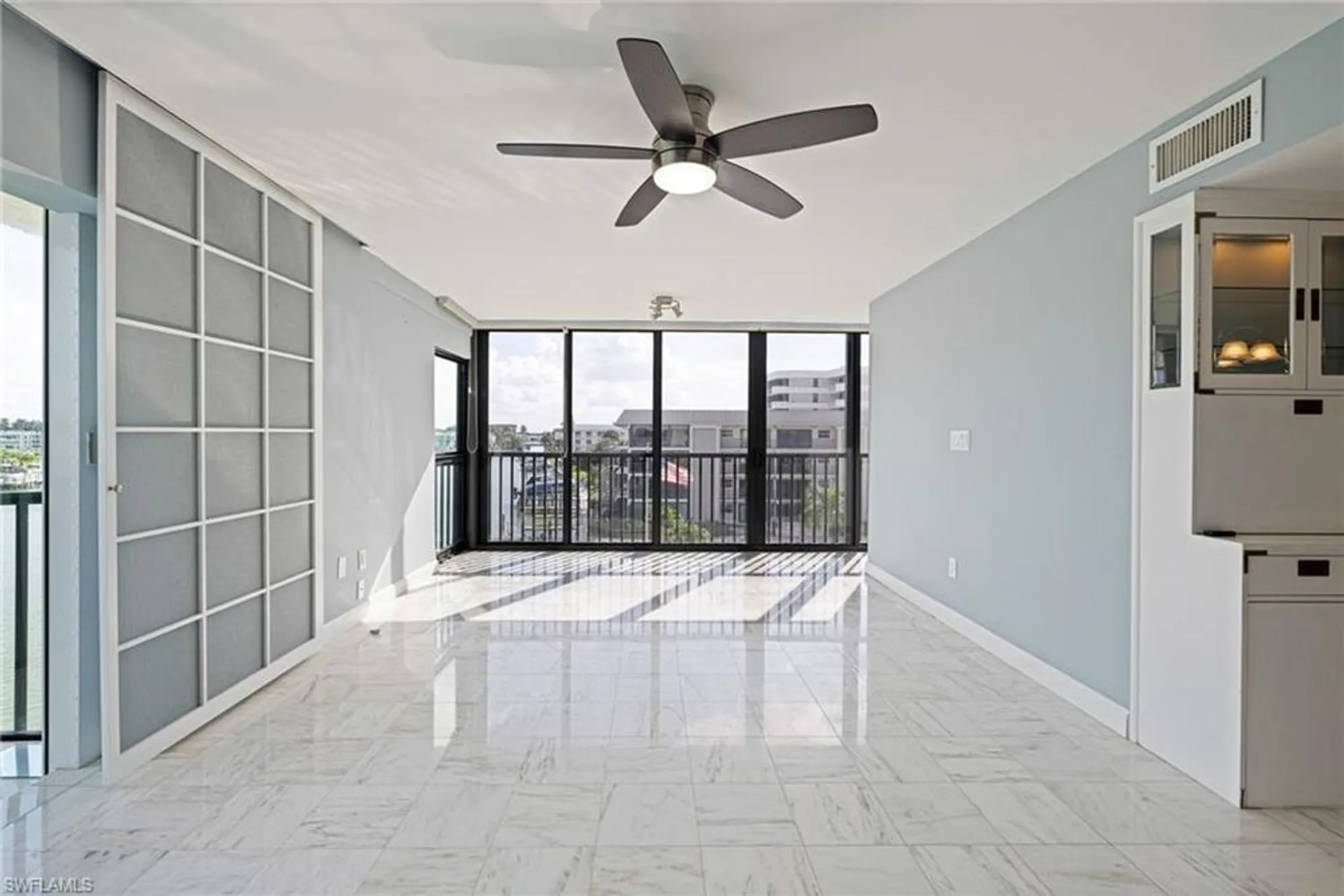 Property Slideshow image 9 of 49 | 3200 gulf shore blvd 401, Naples, FL, 34103