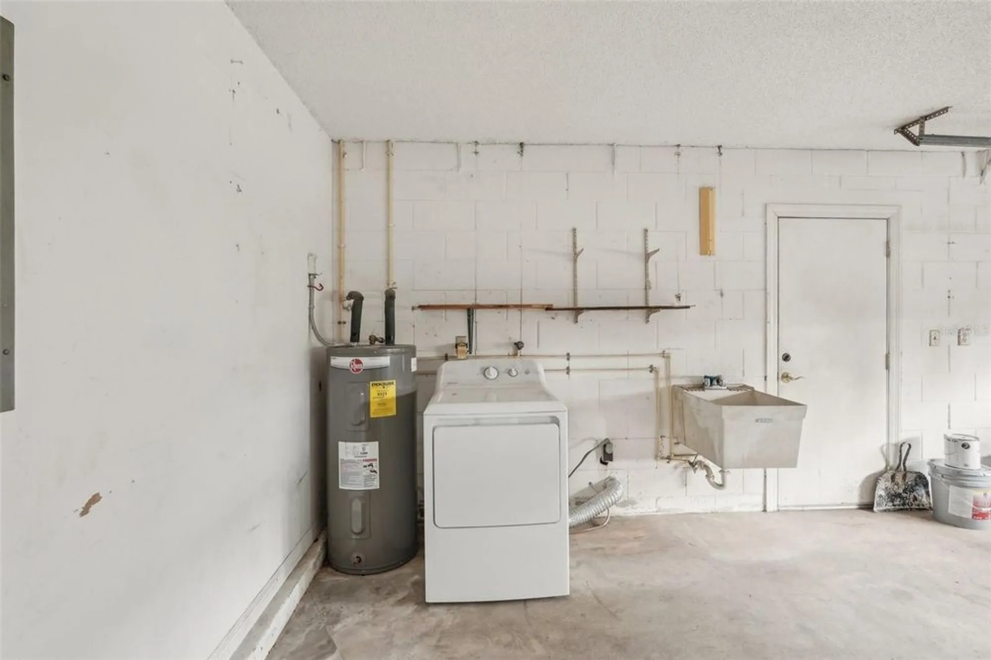 Property Slideshow image 25 of 57 | 2529 lancaster dr, Sun City Center, FL, 33573