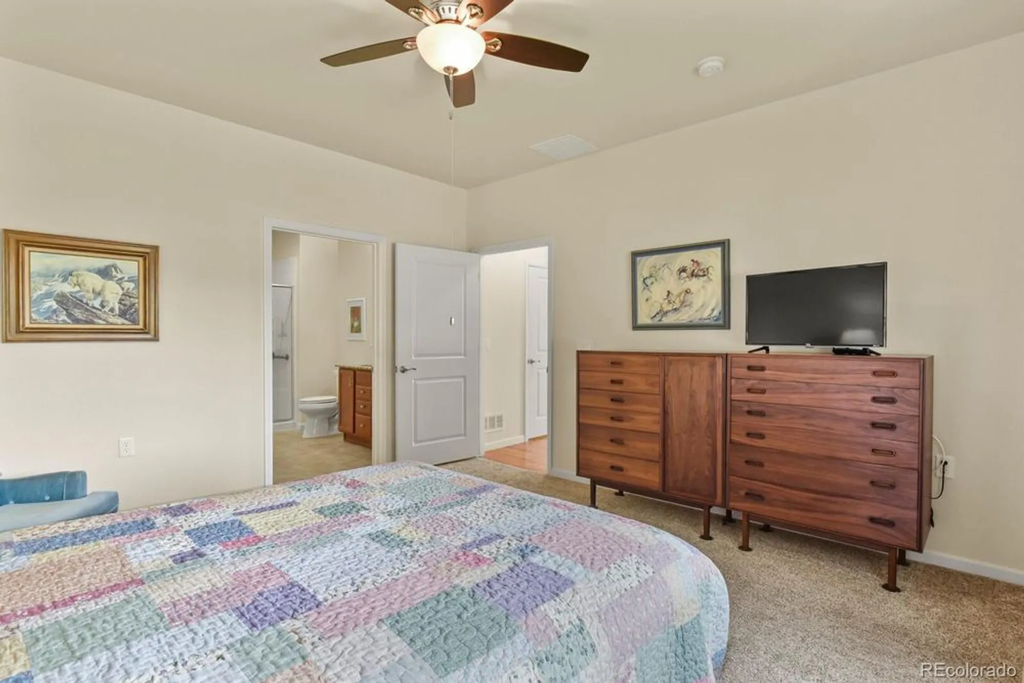 Property Slideshow image 12 of 22 | 12672 madison ct, Thornton, CO, 80241