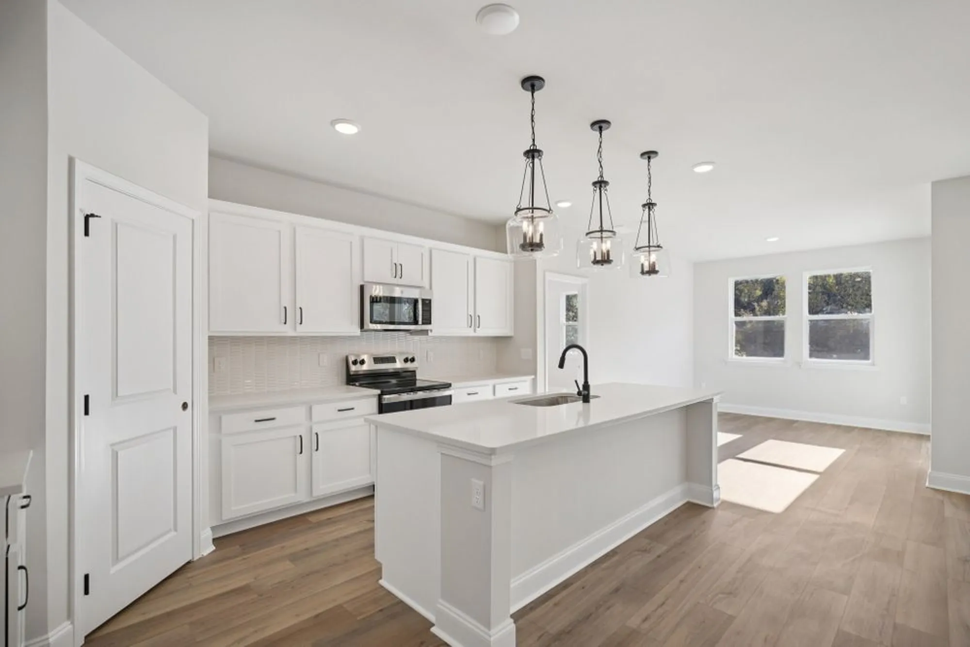 Property Slideshow image 16 of 54 | 328 stonehaus cir, Antioch, TN, 37013