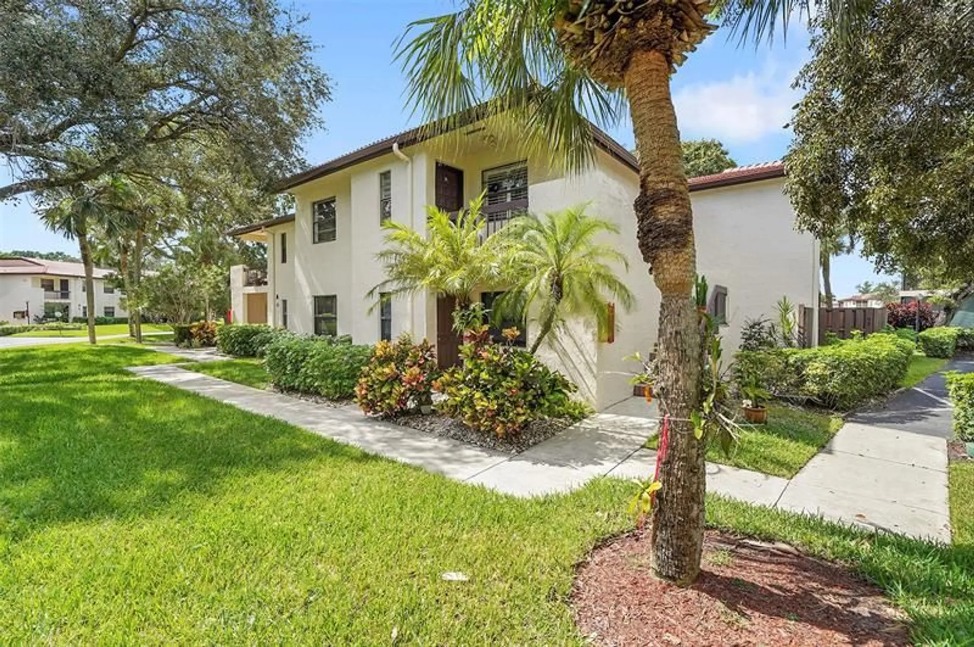 Property Slideshow image 3 of 52 | 7951 eastlake dr d, Boca Raton, FL, 33433