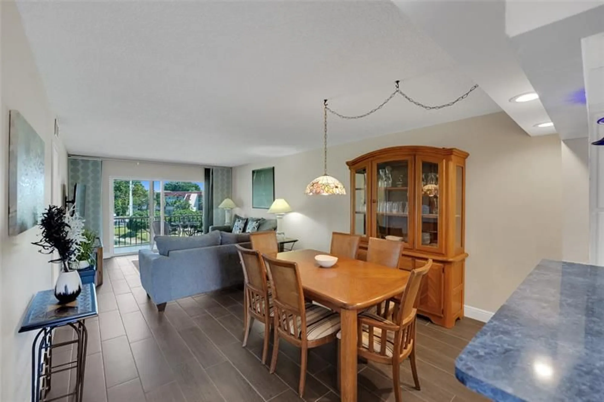 Property Slideshow image 11 of 50 | 8980 s hollybrook blvd 304, Pembroke Pines, FL, 33025