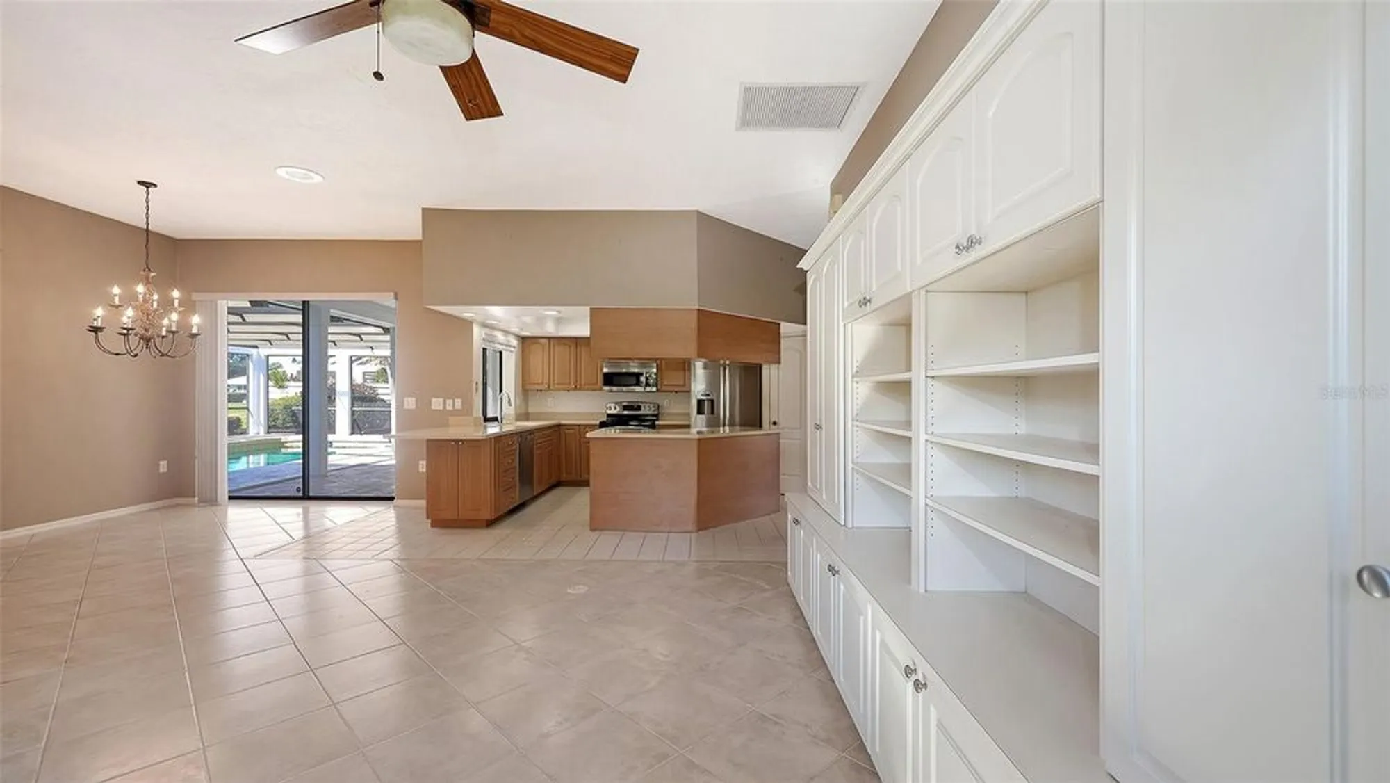 Property Slideshow image 18 of 60 | 8068 estates dr, Sarasota, FL, 34243
