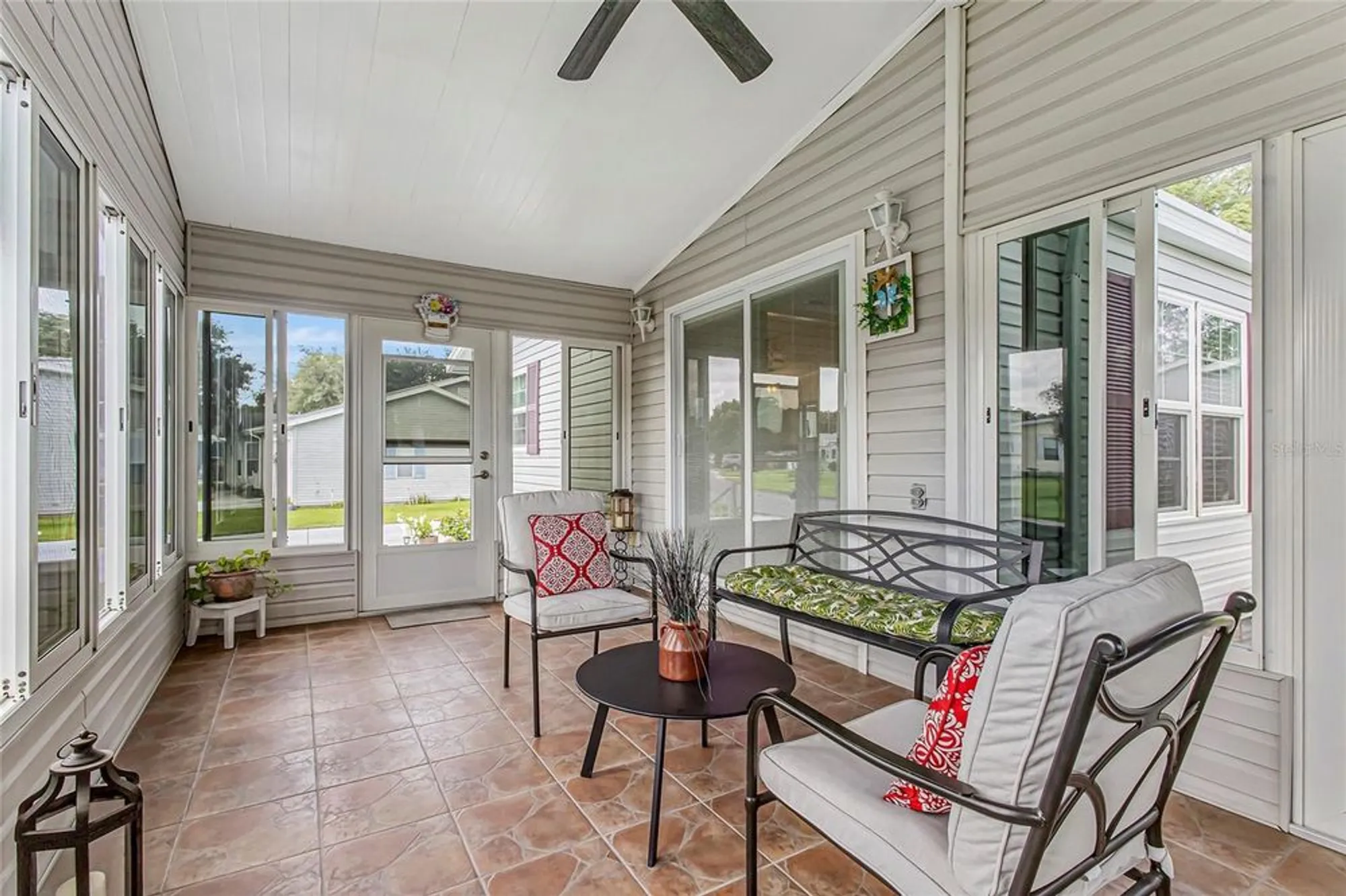 Property Slideshow image 23 of 38 | 25333 casa del lago ln, Leesburg, FL, 34748