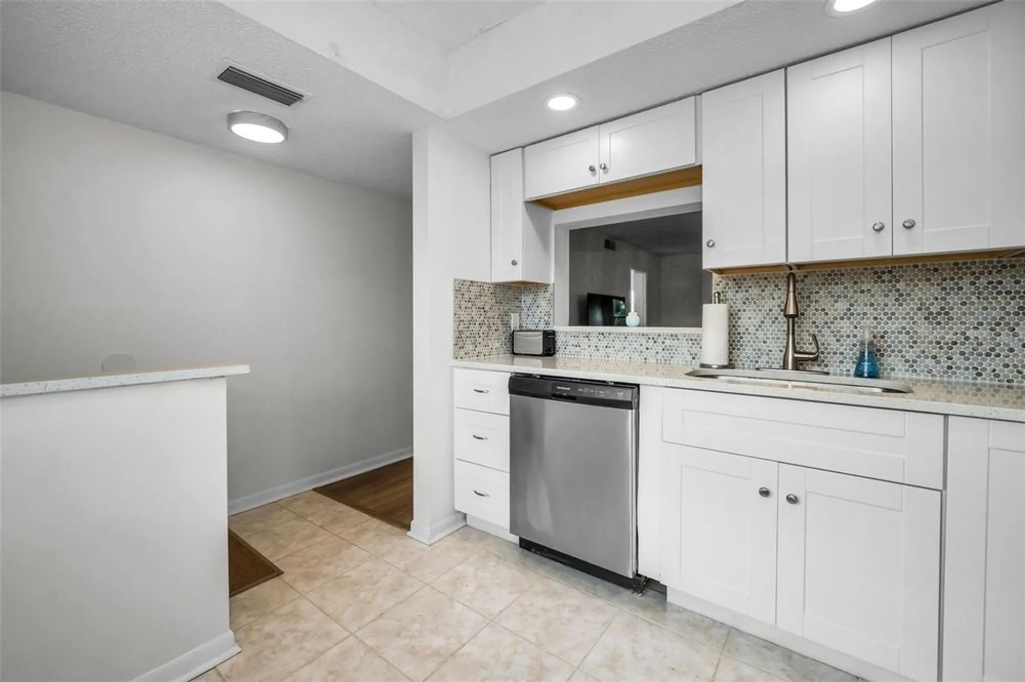 Property Slideshow image 7 of 59 | 970 virginia st 109, Dunedin, FL, 34698