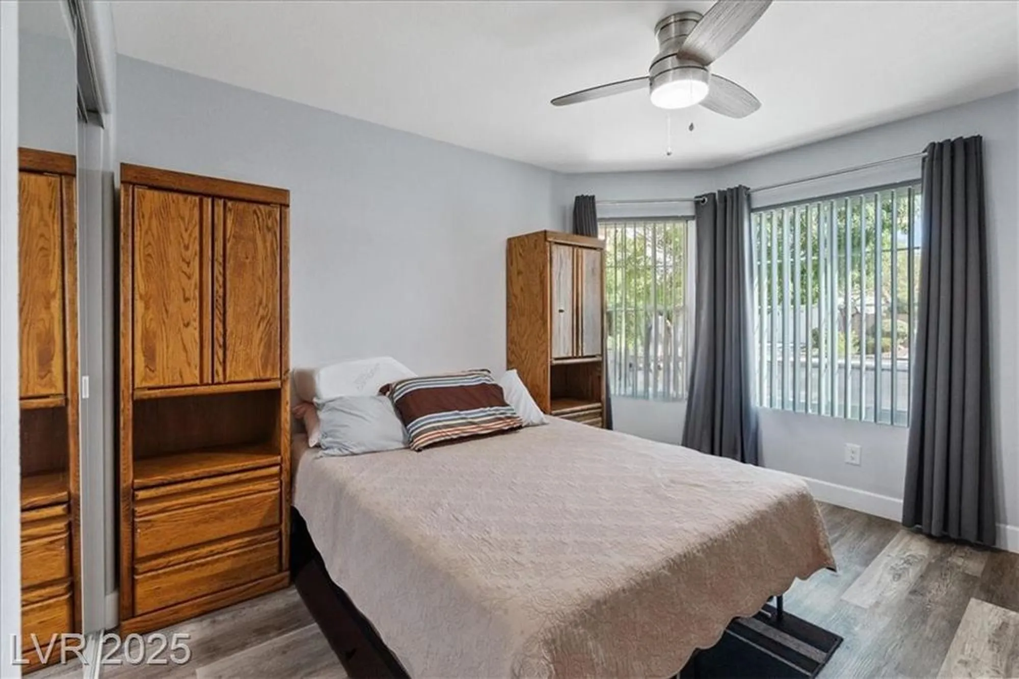 Property Slideshow image 11 of 22 | 7962 kinsella way, Las Vegas, NV, 89147