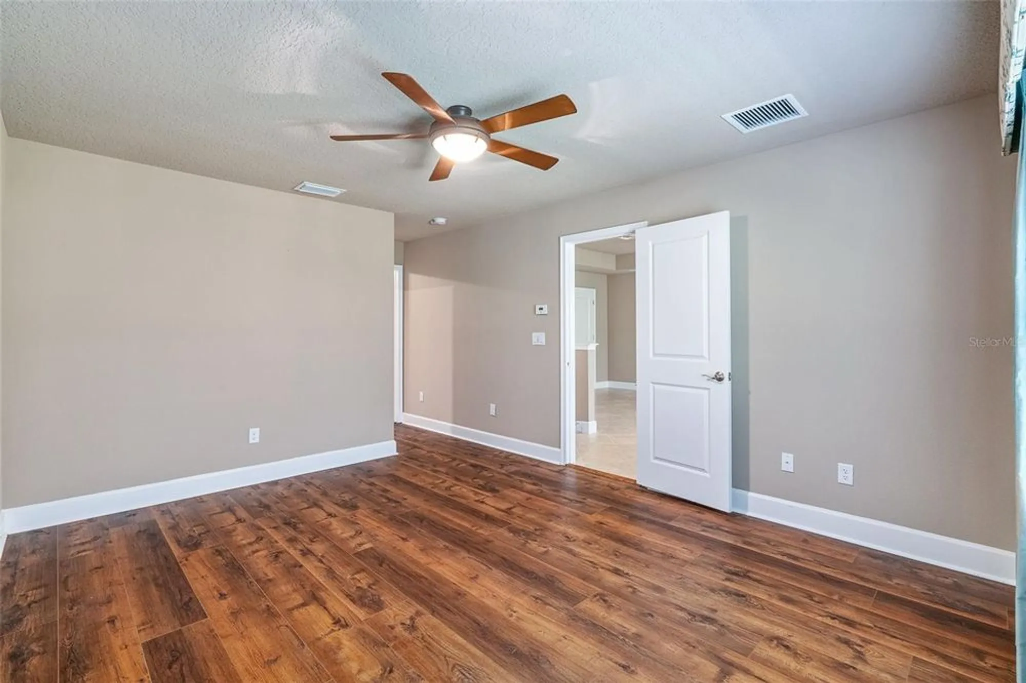 Property Slideshow image 41 of 62 | 829 pinewood dr, Ormond Beach, FL, 32174