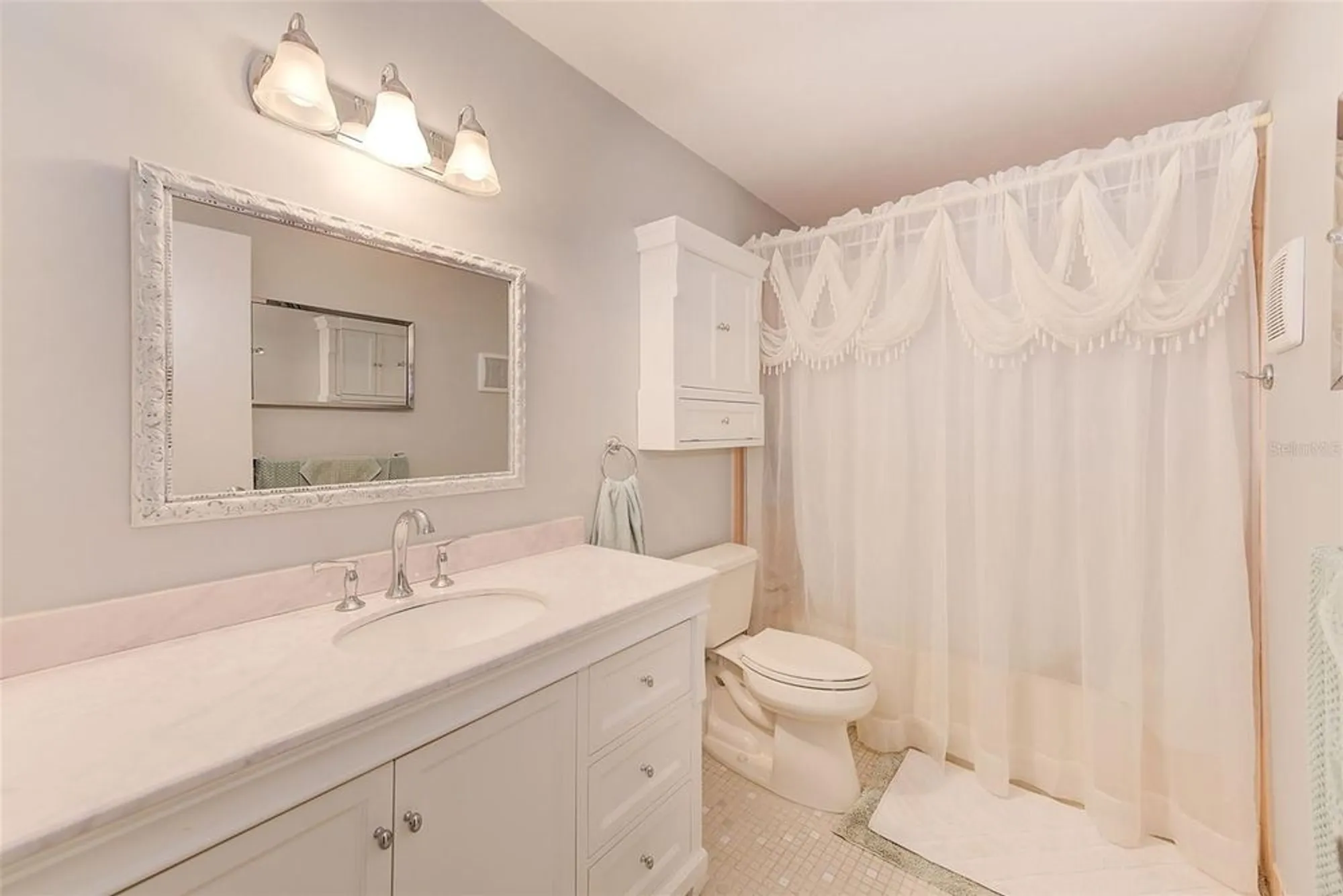Property Slideshow image 19 of 43 | 2229 americus blvd 25, Clearwater, FL, 33763