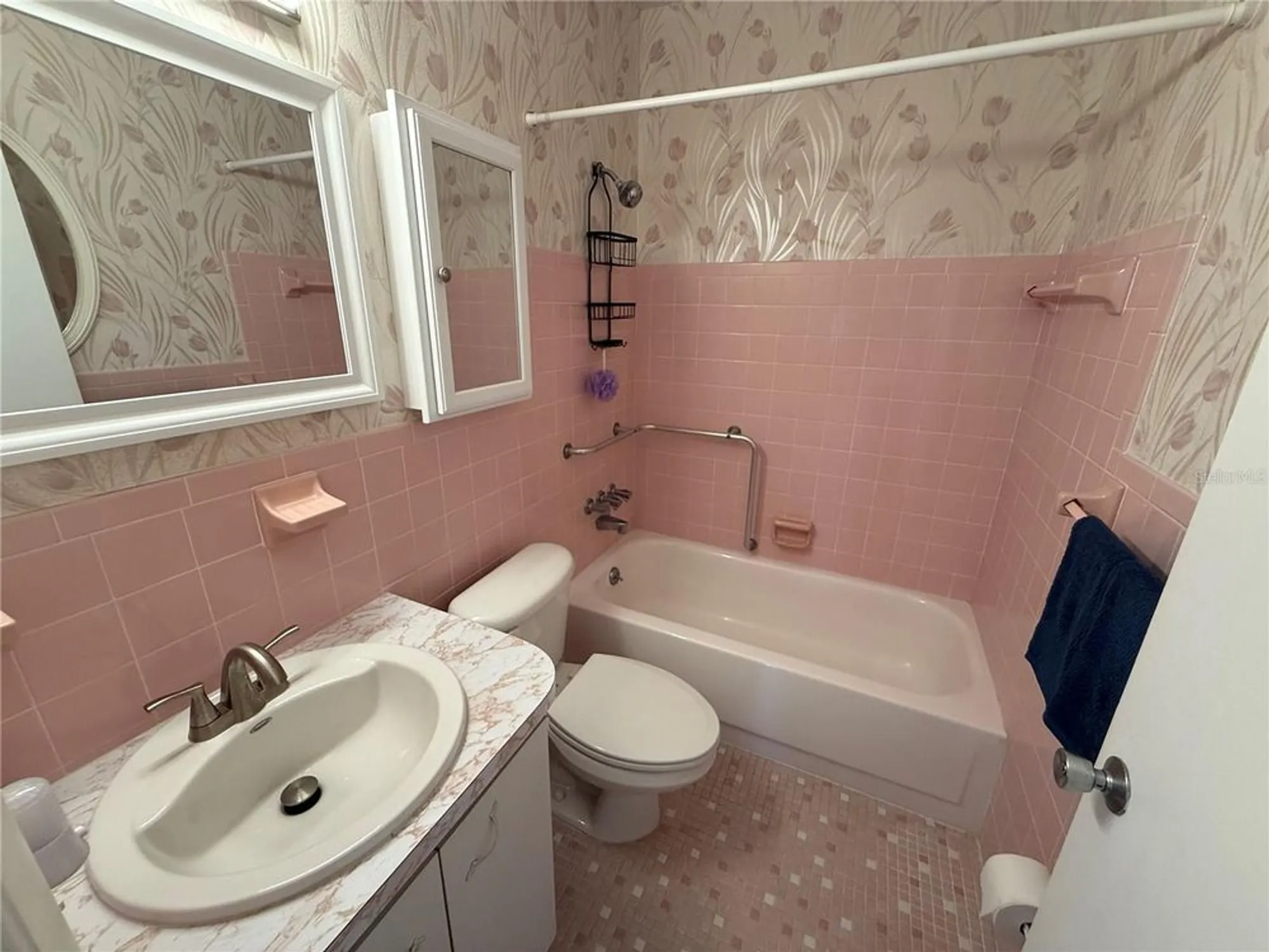 Property Slideshow image 17 of 43 | 2428 columbia dr 72, Clearwater, FL, 33763