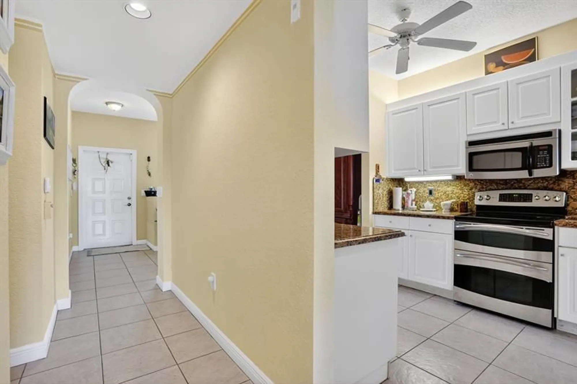 Property Slideshow image 9 of 31 | 7635 southampton ter 117, Tamarac, FL, 33321