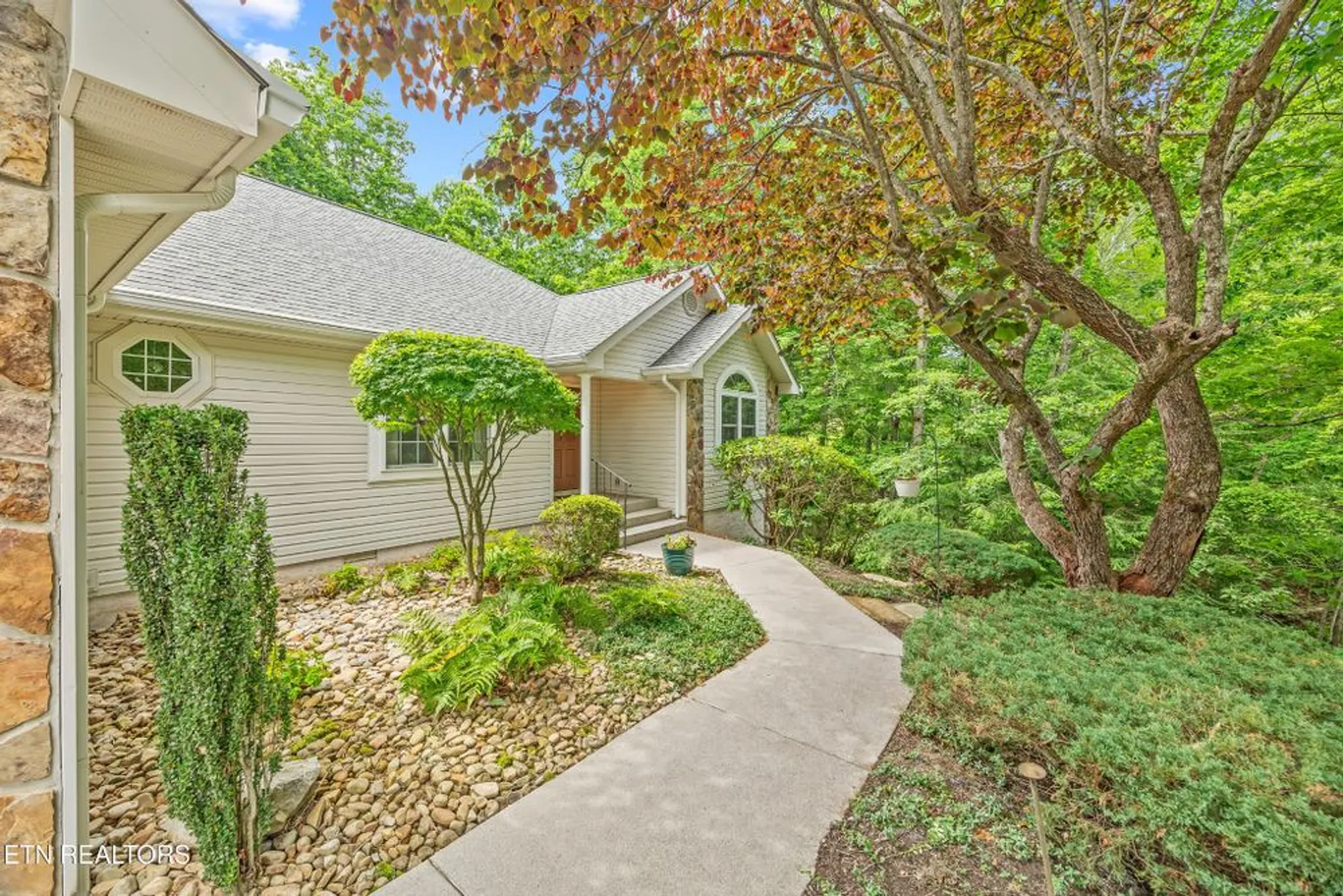 Property Slideshow image 10 of 38 | 152 stonewood dr, Crossville, TN, 38558