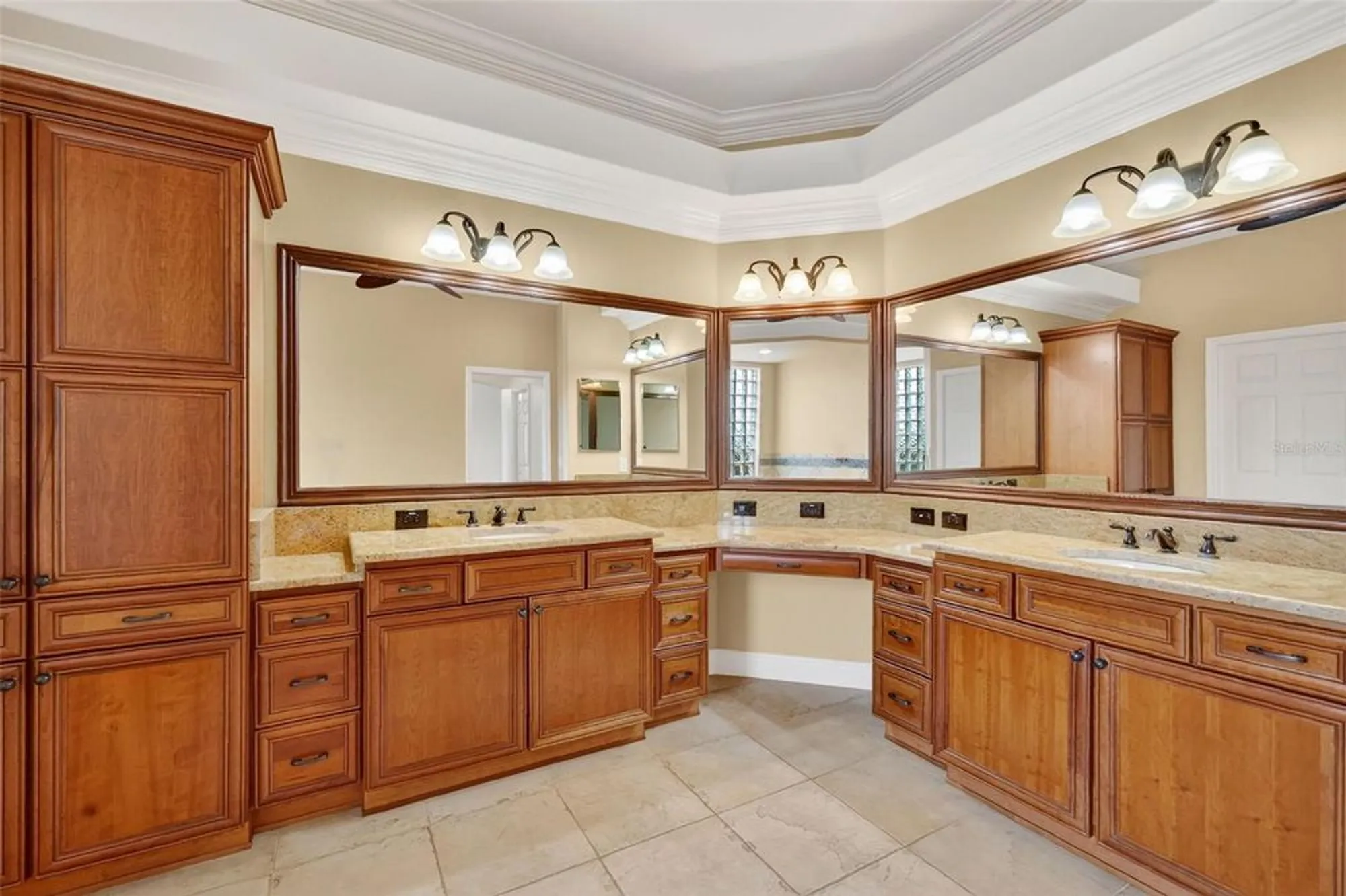 Property Slideshow image 44 of 70 | 1850 lake ridge dr, The Villages, FL, 32162