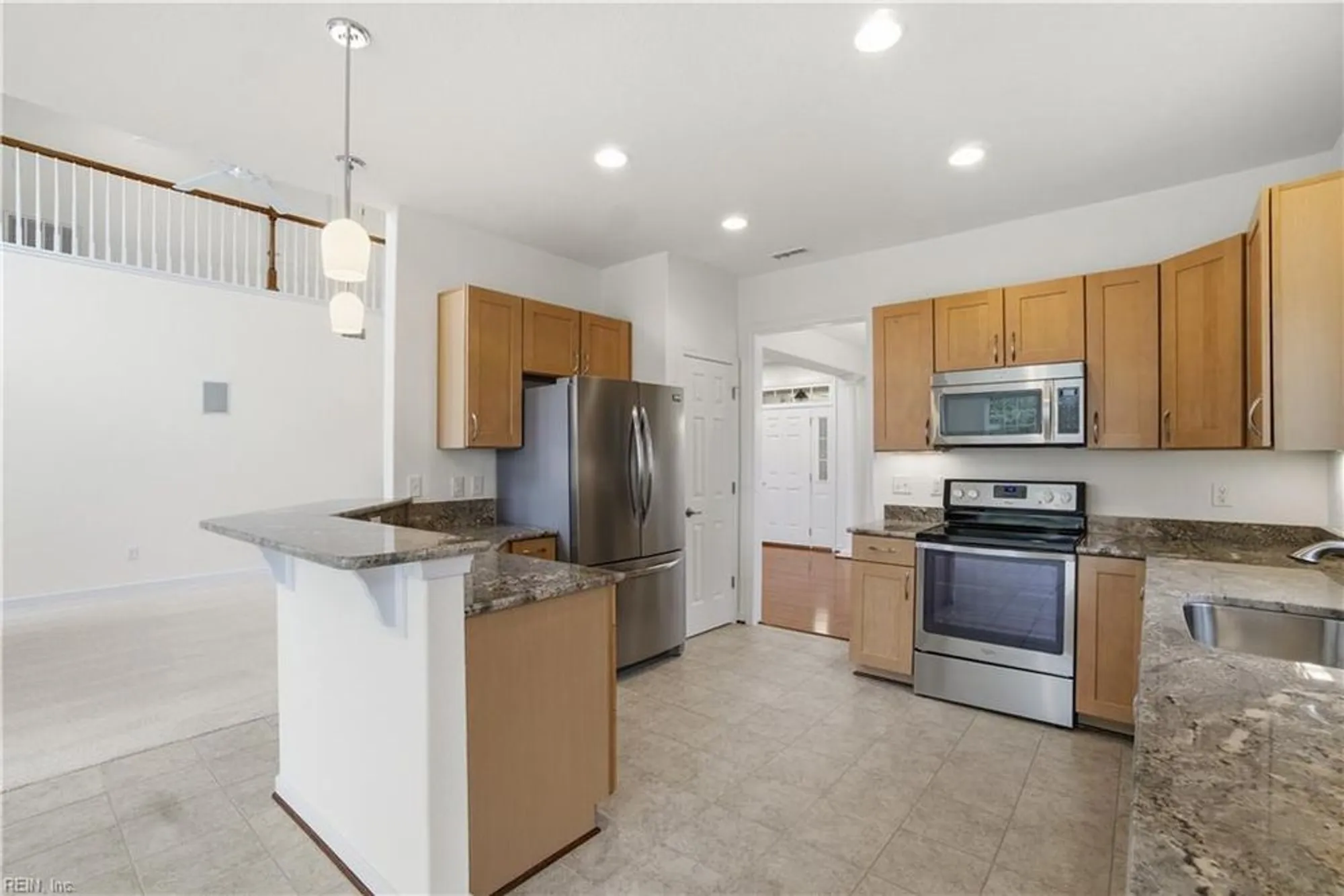 Property Slideshow image 8 of 50 | 502 dunning ln, Chesapeake, VA, 23322