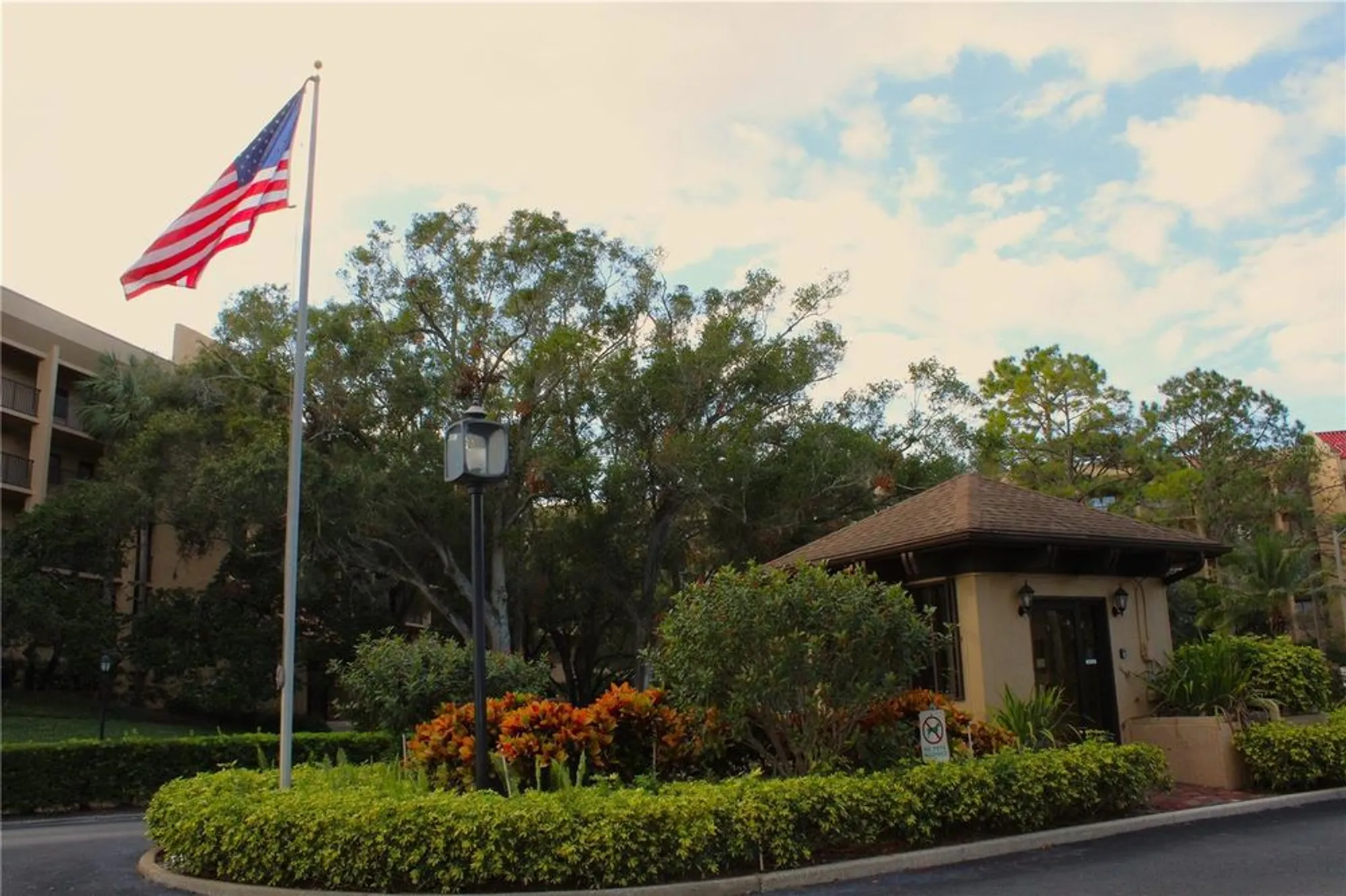 Property Slideshow image 56 of 65 | 3076 eastland blvd 106, Clearwater, FL, 33761