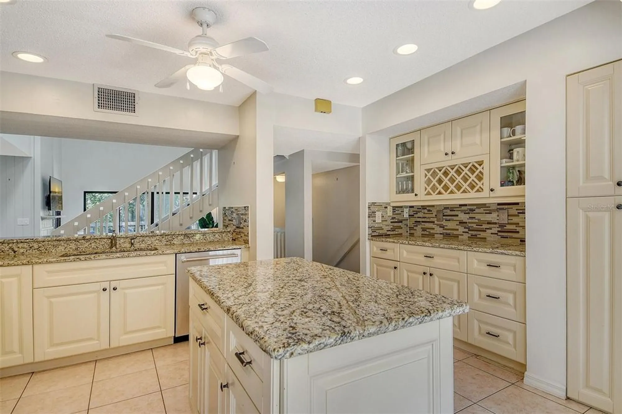 Property Slideshow image 23 of 84 | 1473 landings cir # 44, Sarasota, FL, 34231