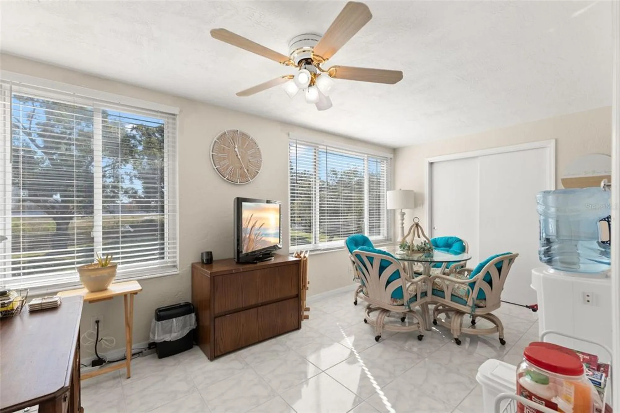 Property Slideshow image 14 of 35 | 2461 canadian way 27, Clearwater, FL, 33763