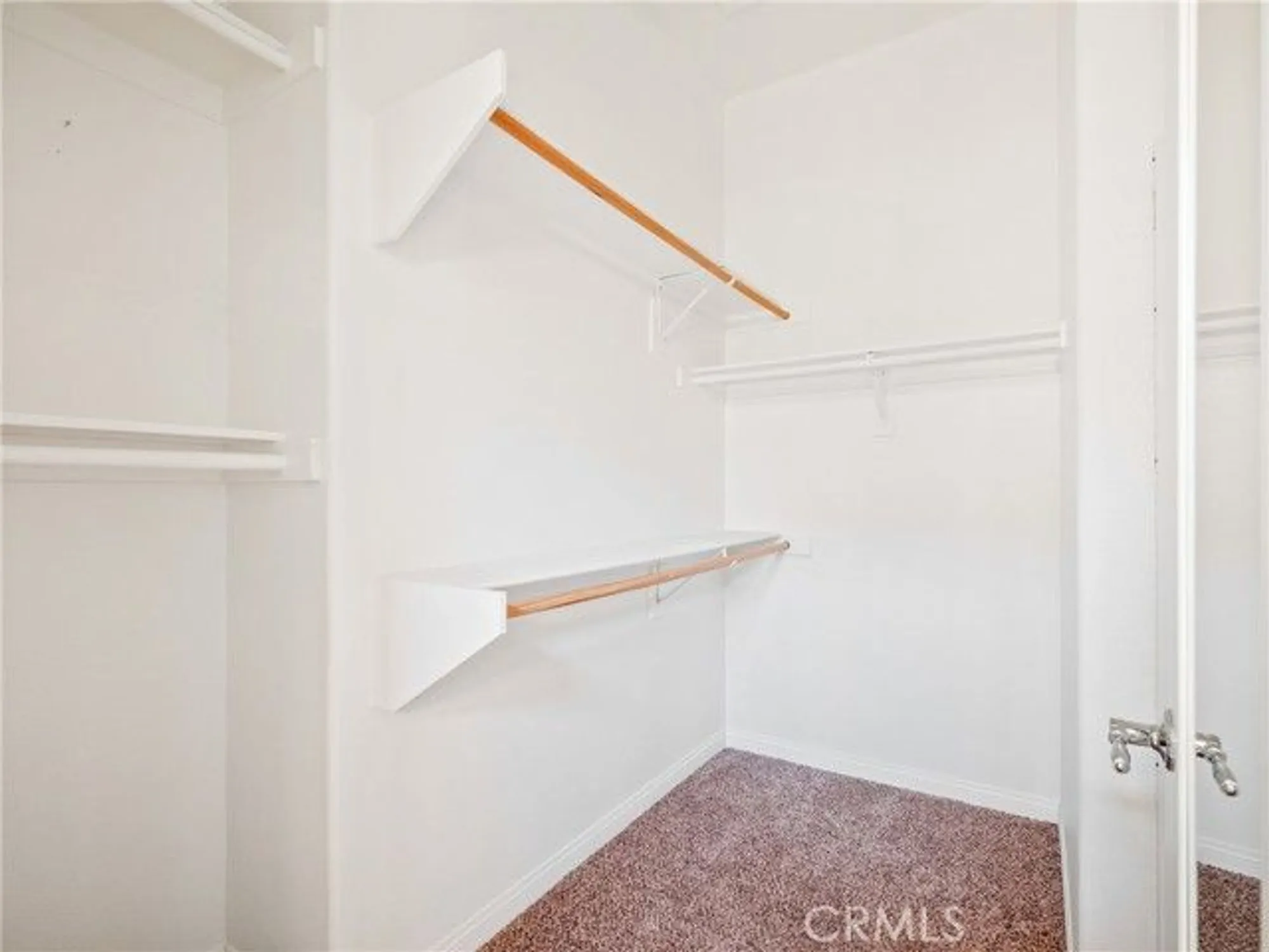 Property Slideshow image 27 of 36 | 10364 lakeshore dr, Apple Valley, CA, 92308