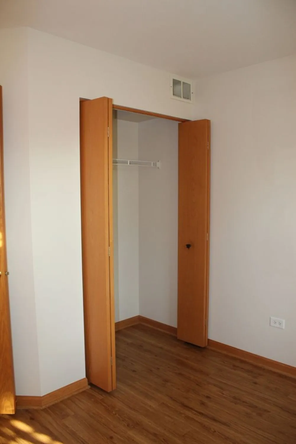 Property Slideshow image 28 of 43 | 13832 s balsam ln d, Plainfield, IL, 60544