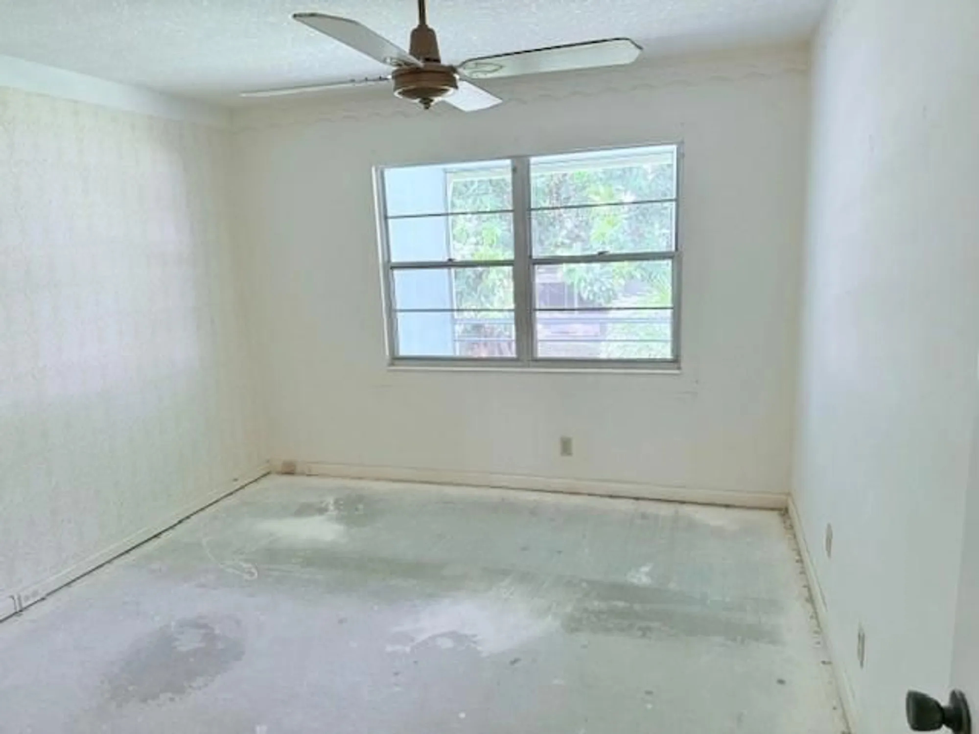 Property Slideshow image 5 of 37 | 103 newport f # 103, Deerfield Beach, FL, 33442