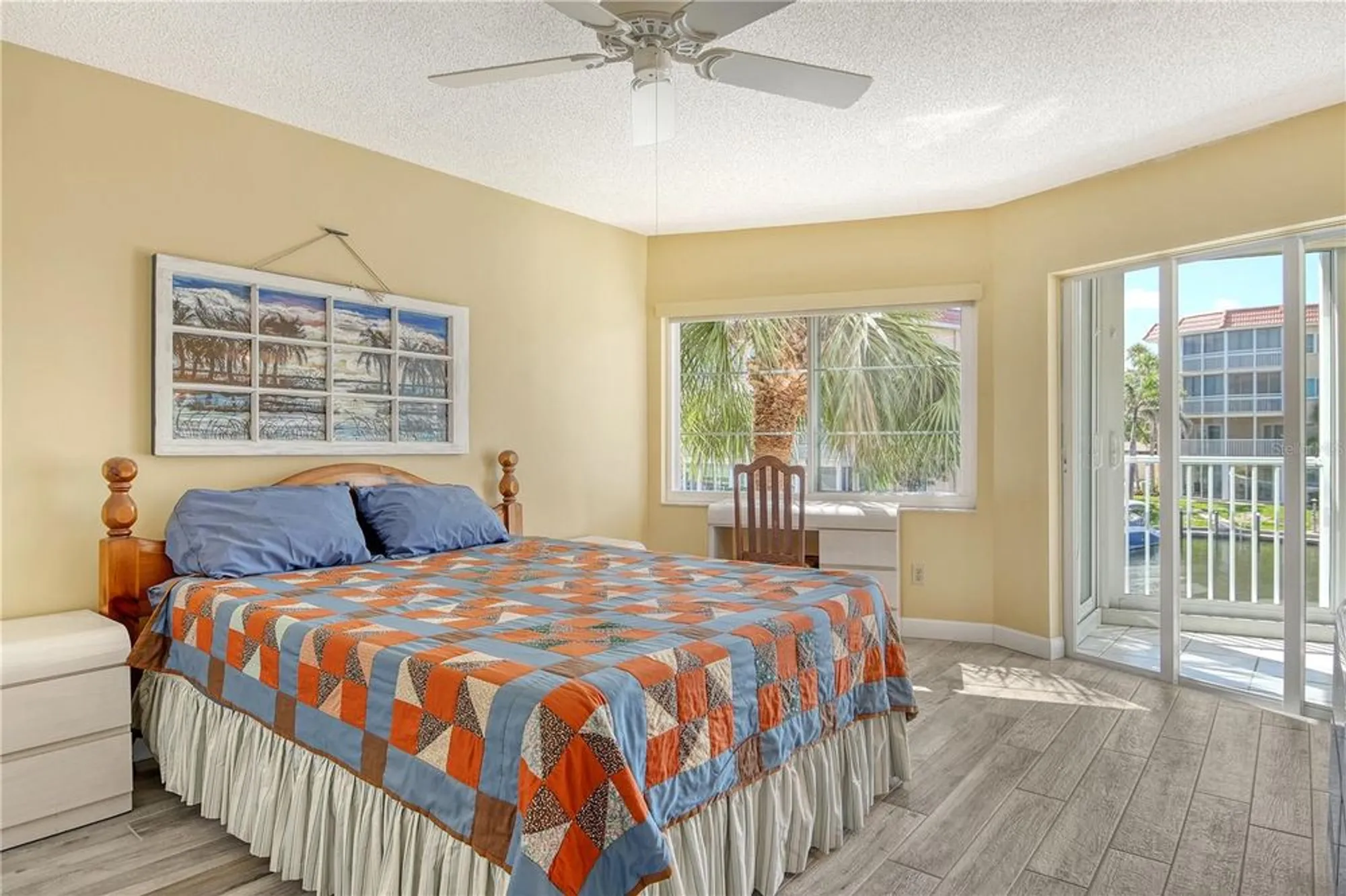 Property Slideshow image 23 of 62 | 1250 n portofino dr apt 208, Sarasota, FL, 34242