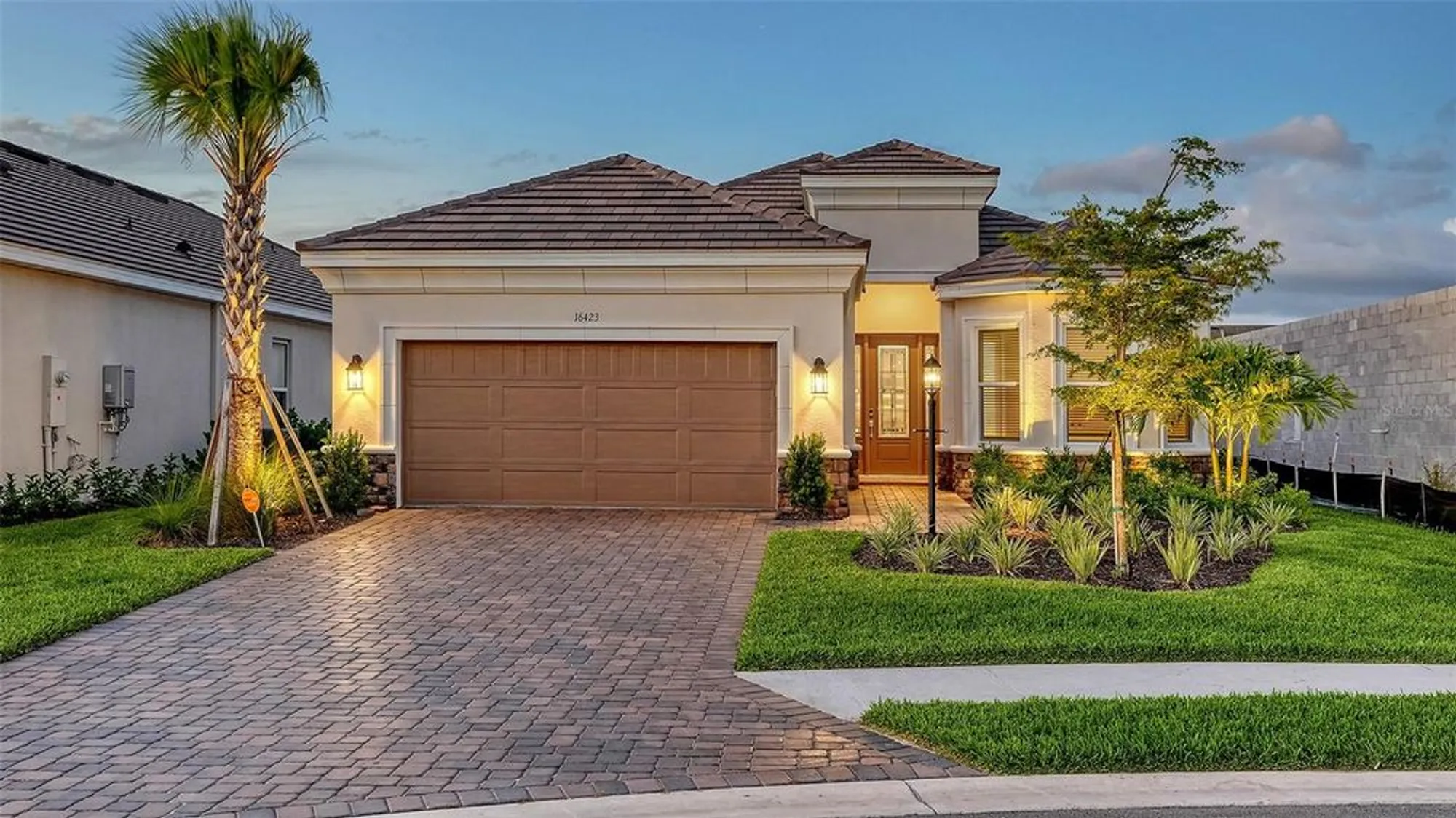 Property Slideshow image 1 of 90 | 16423 isola pl, Lakewood Ranch, FL, 34211