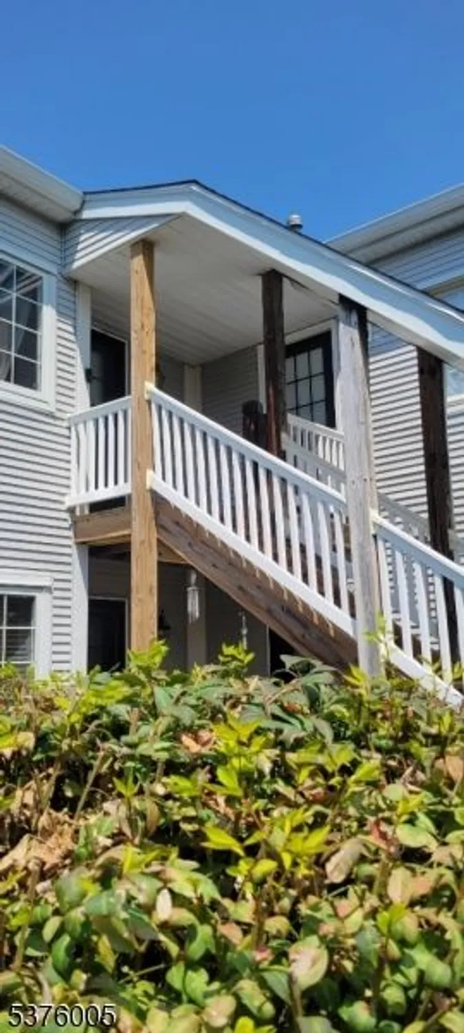 Property Slideshow image 3 of 25 | 85 winthrop rd f, Monroe Twp, NJ, 08831